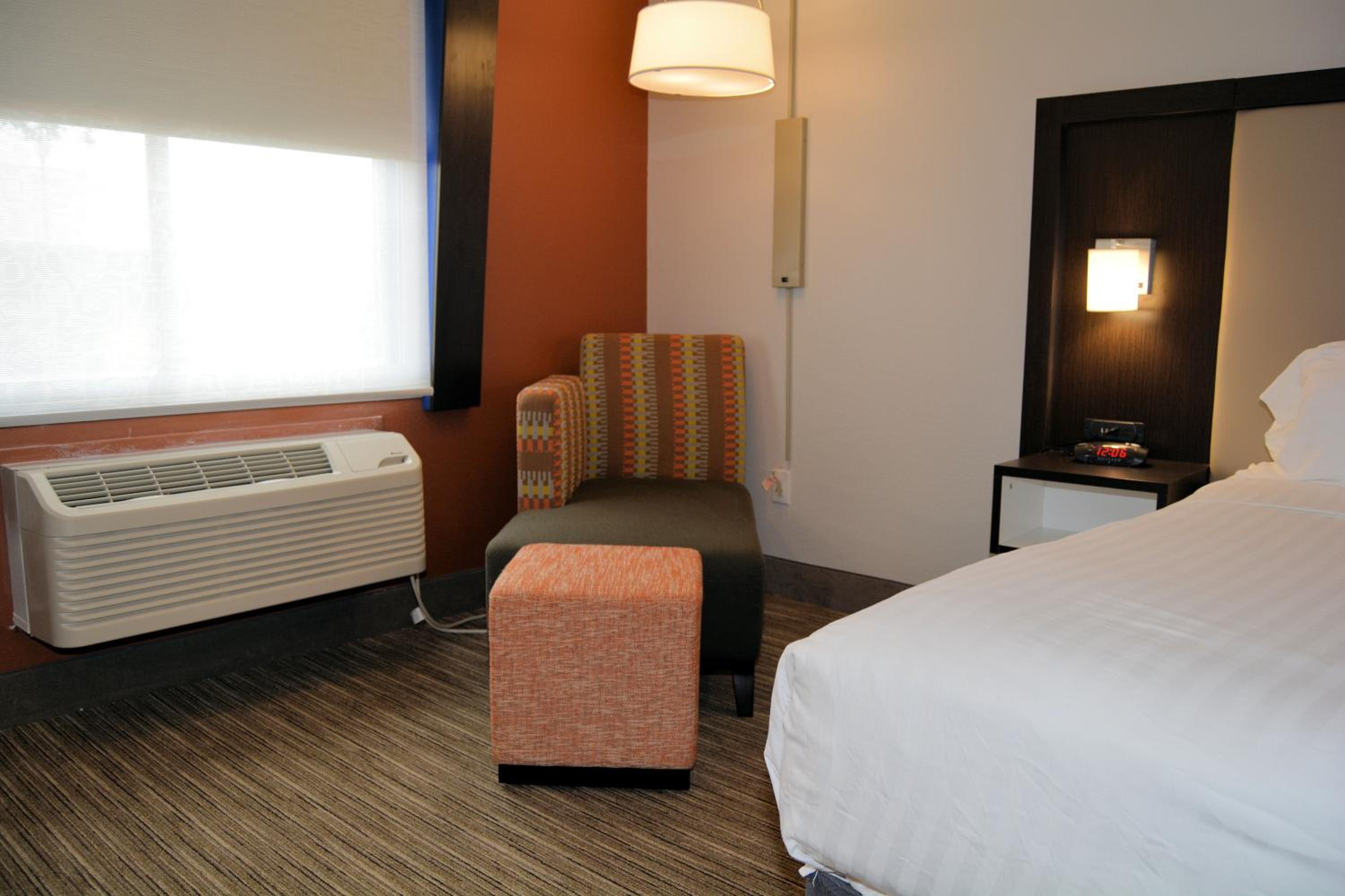 Standard King Room - Photo 1