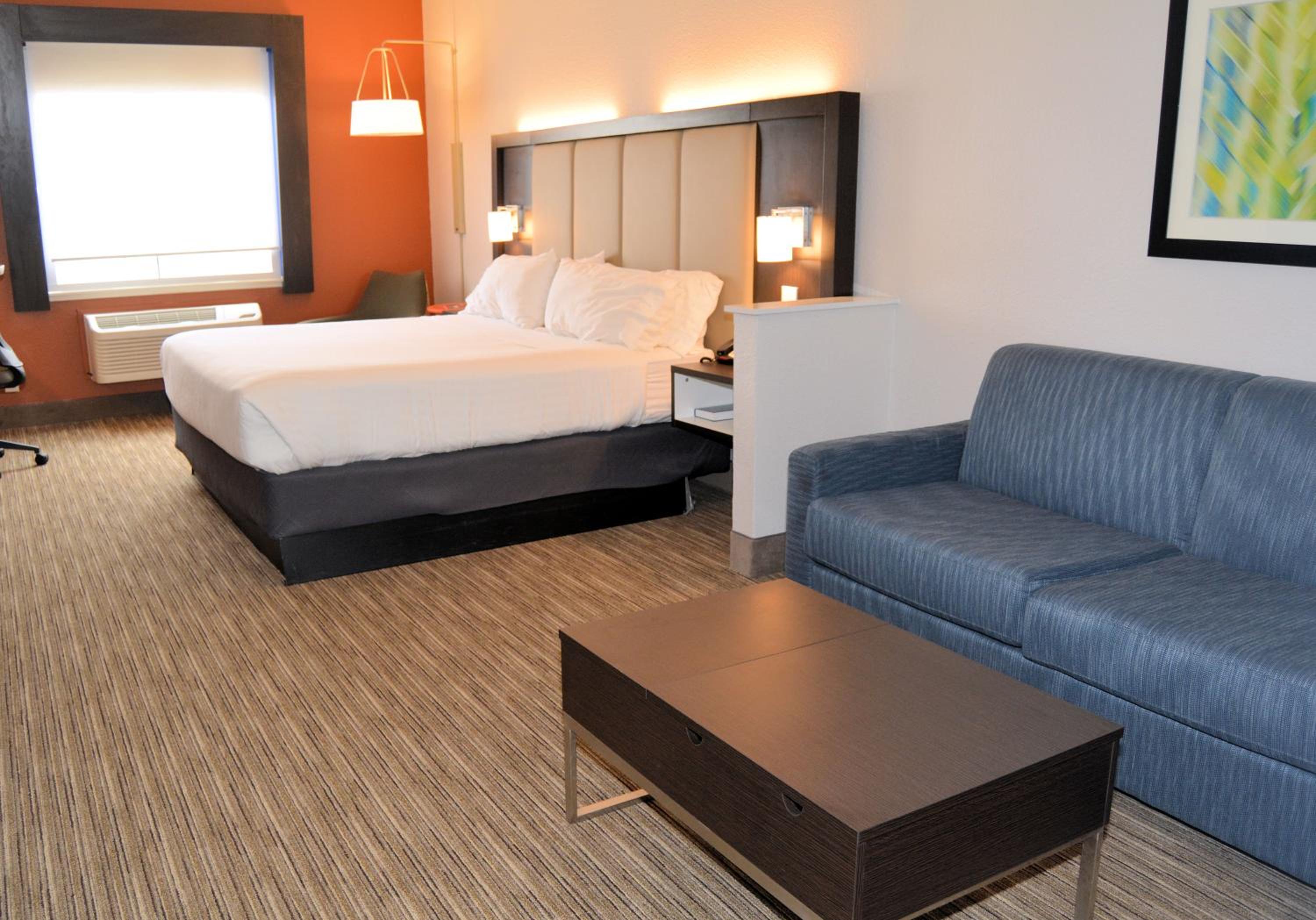 King Suite - Disability Access - Photo 1