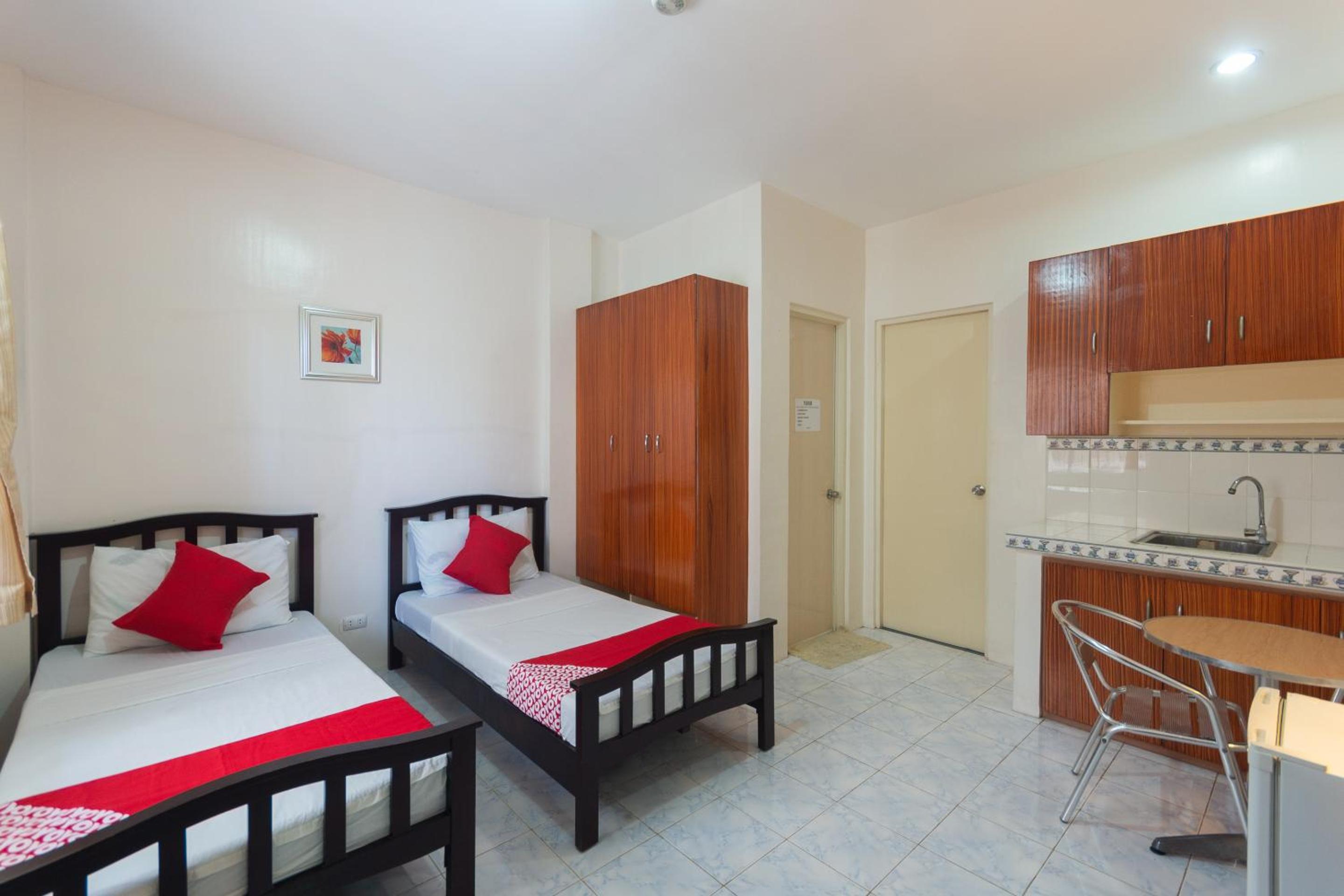 Standard Twin Room - Photo 5