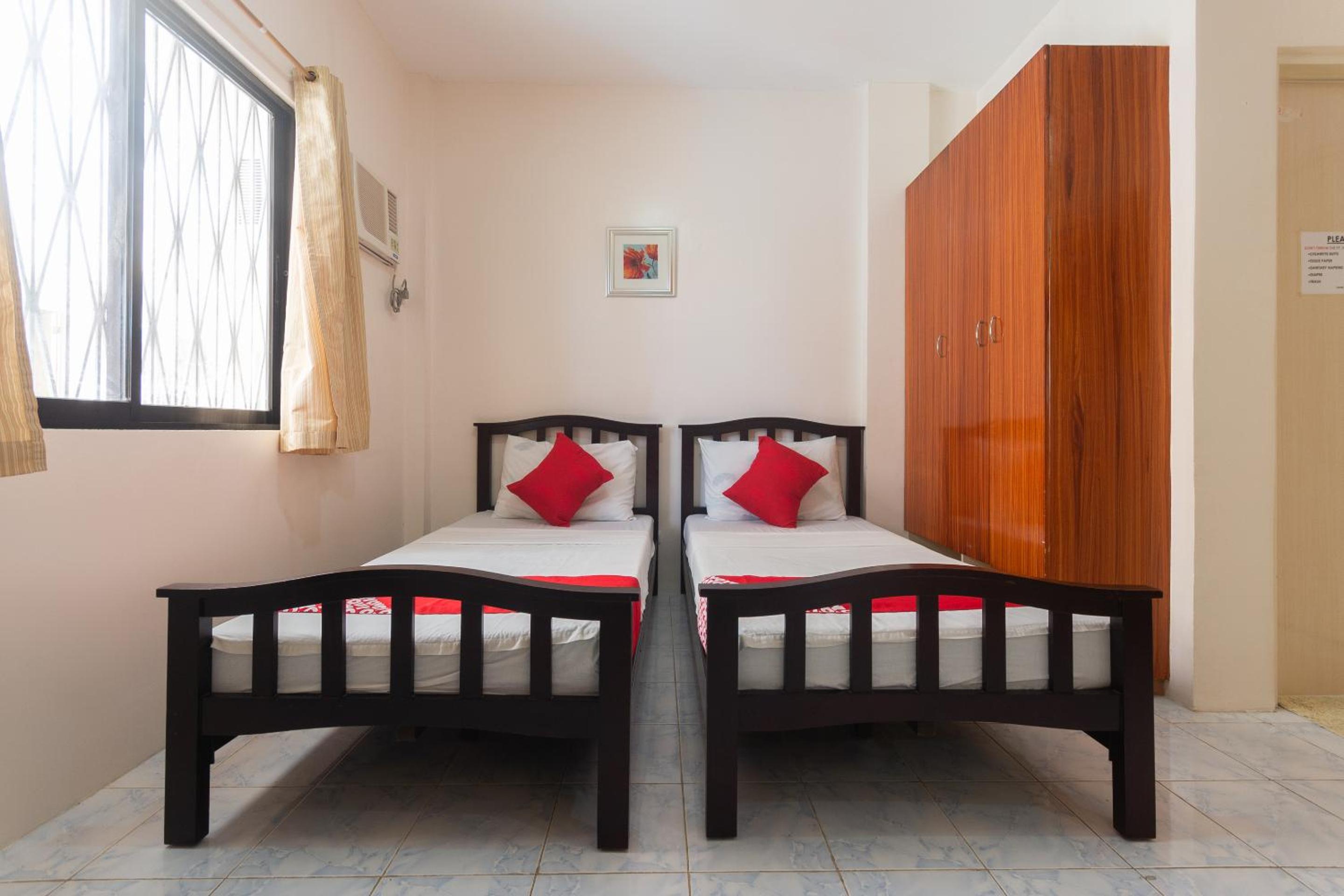 Standard Twin Room - Photo 14