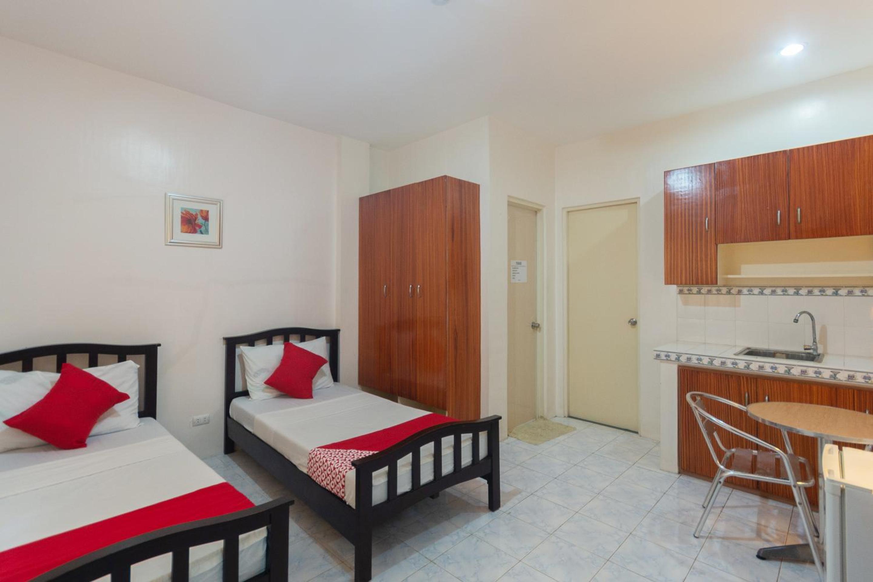 Standard Twin Room - Photo 6