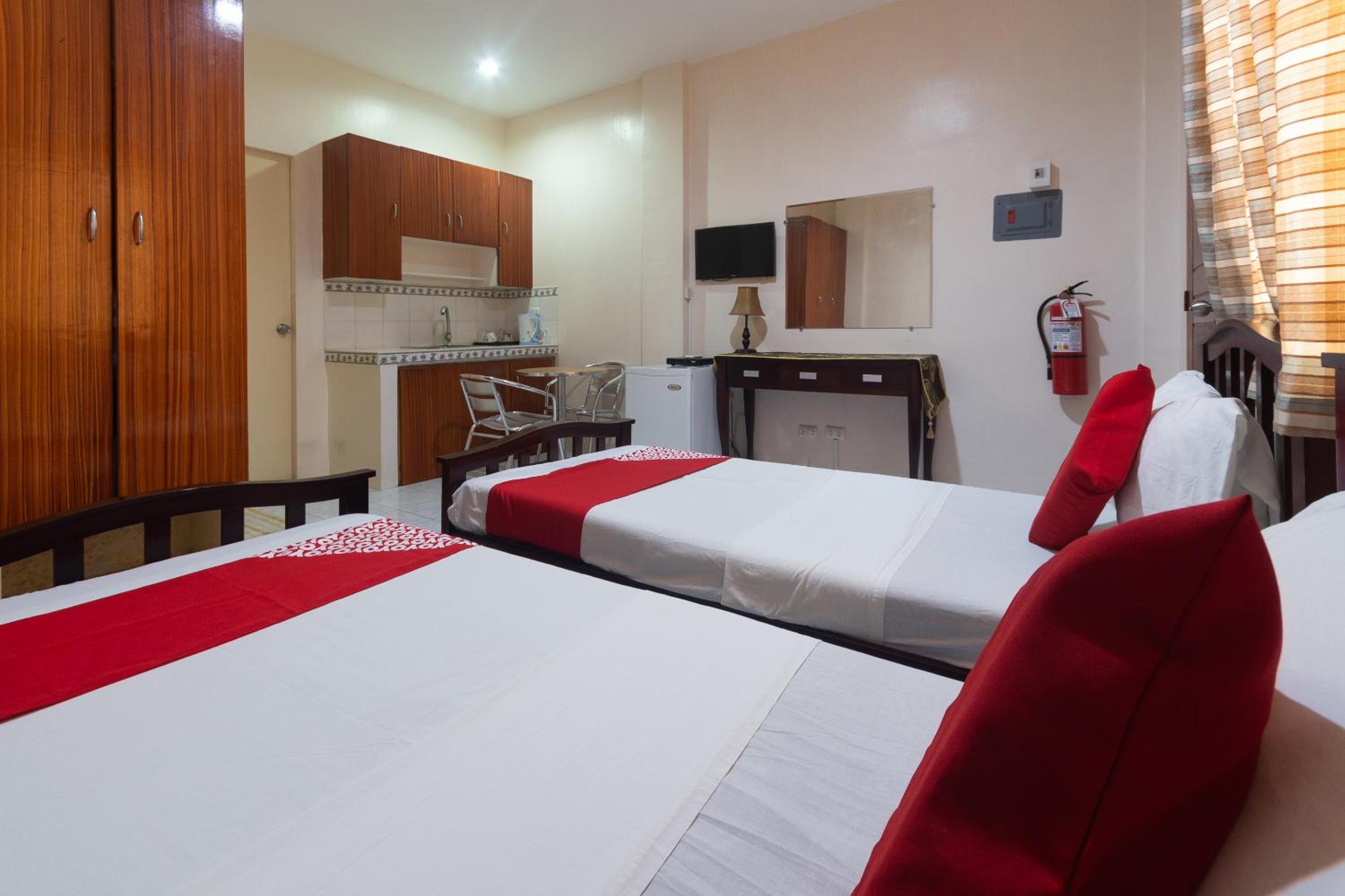 Standard Twin Room - Photo 9
