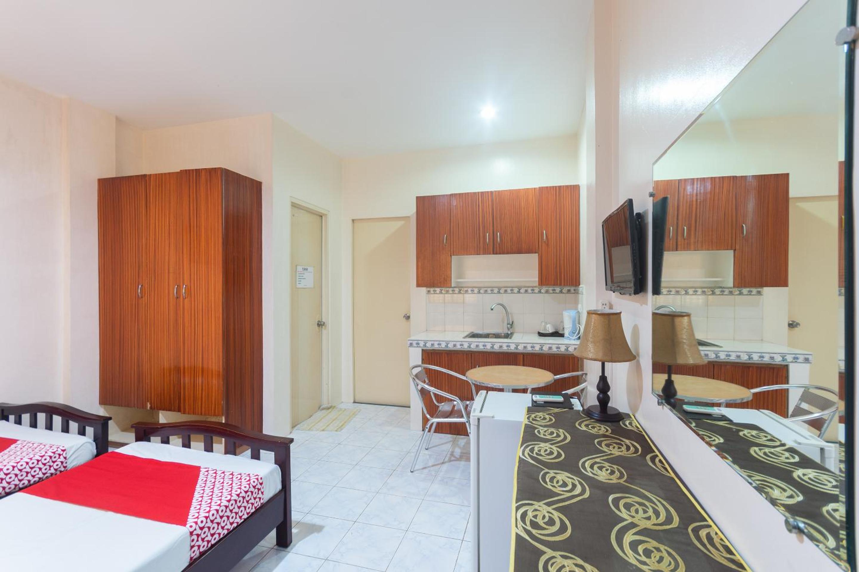 Standard Twin Room - Photo 10