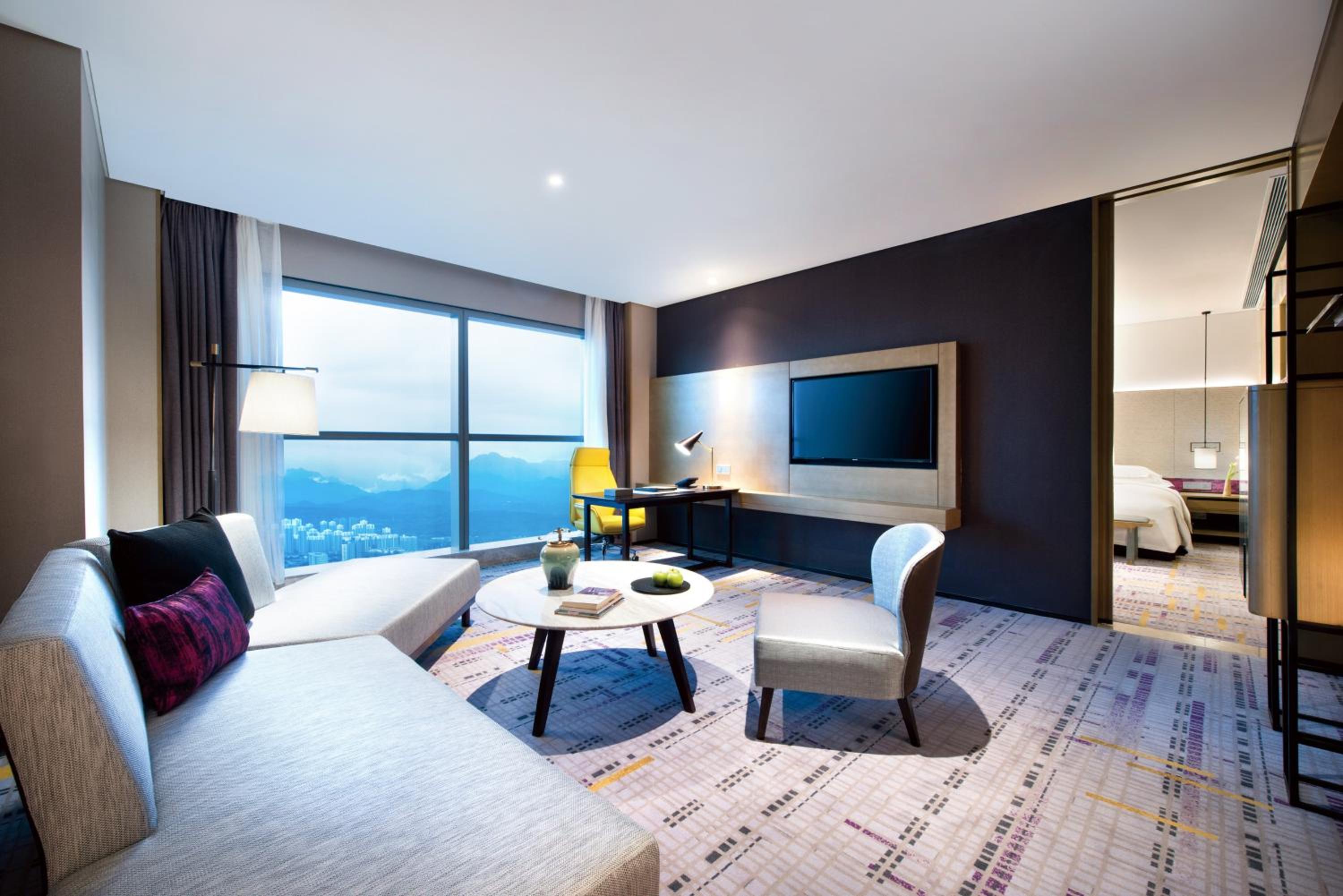 One-Bedroom Suite photo 2