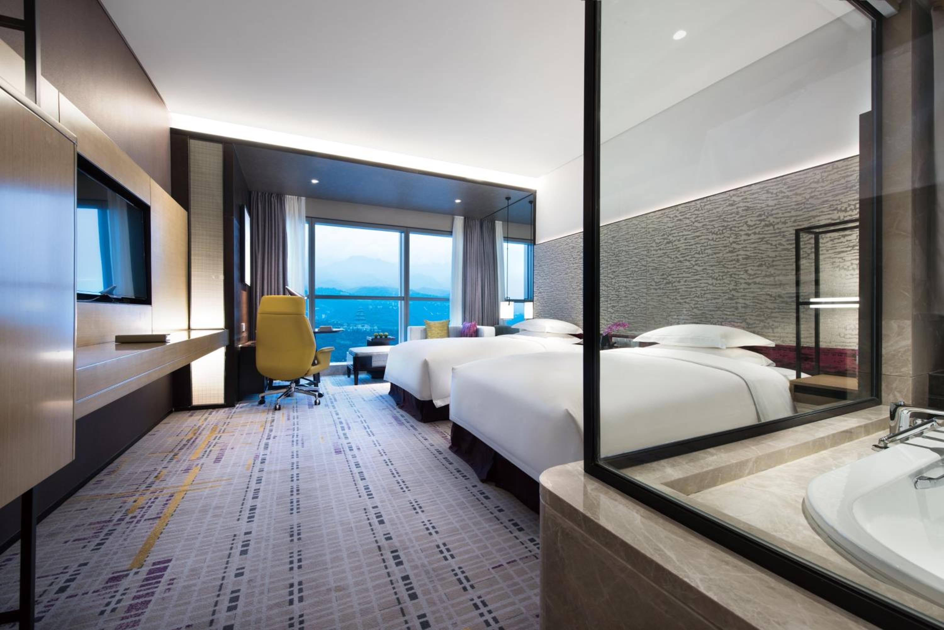 Standard Twin Room with Lounge Access