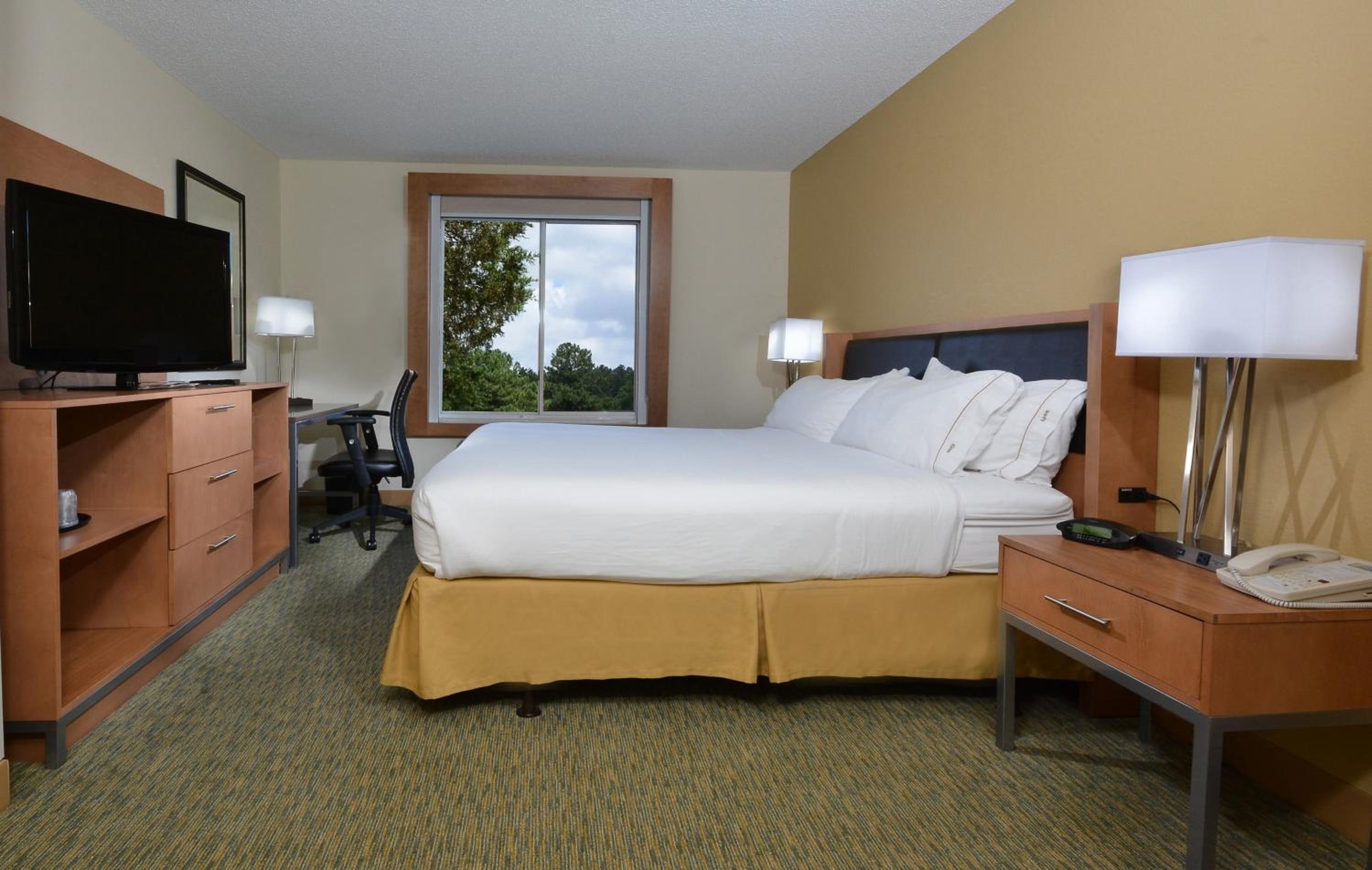 Standard King Room - Photo 2