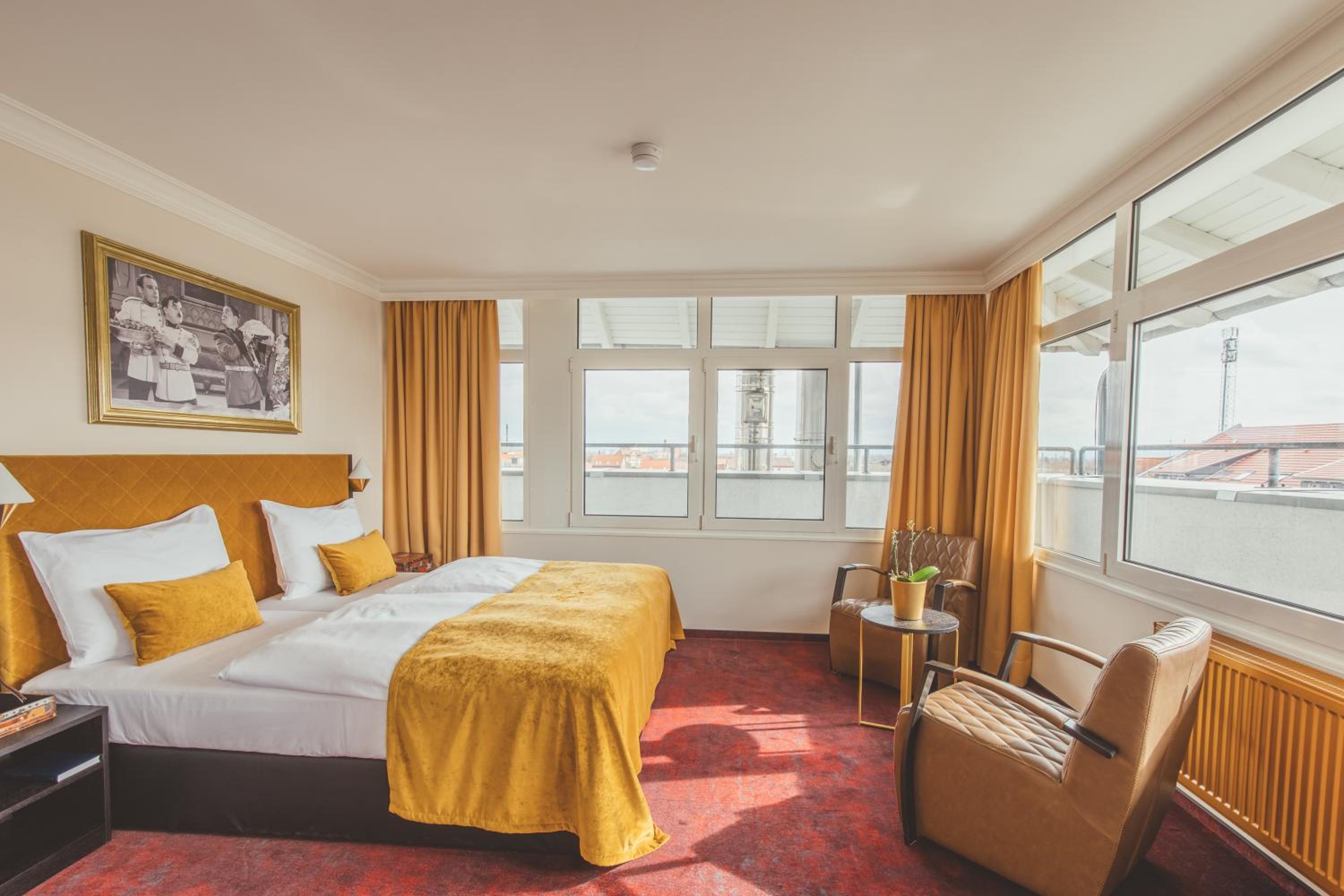 Suite - Photo 12