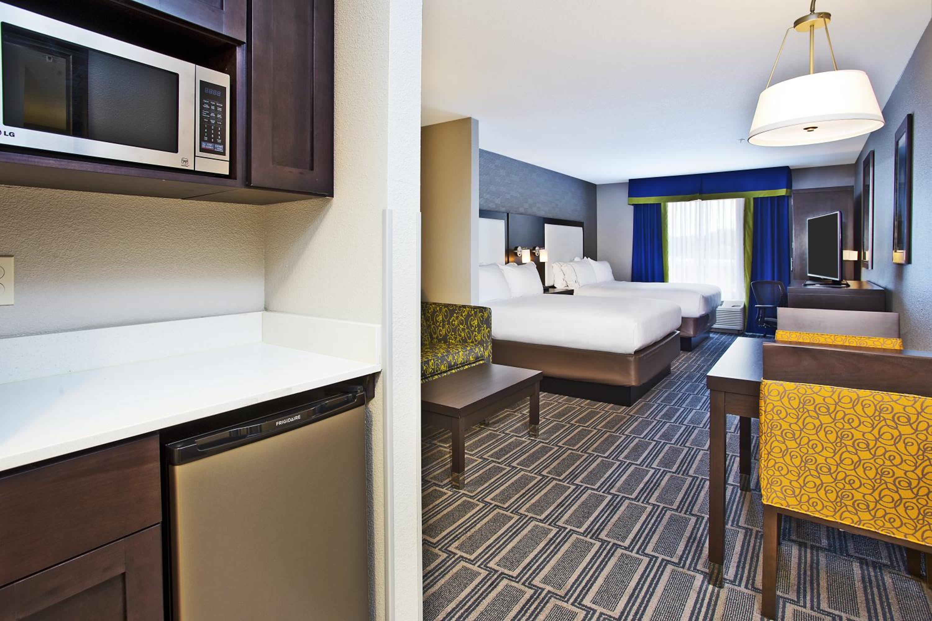 Queen Suite with Two Queen Beds