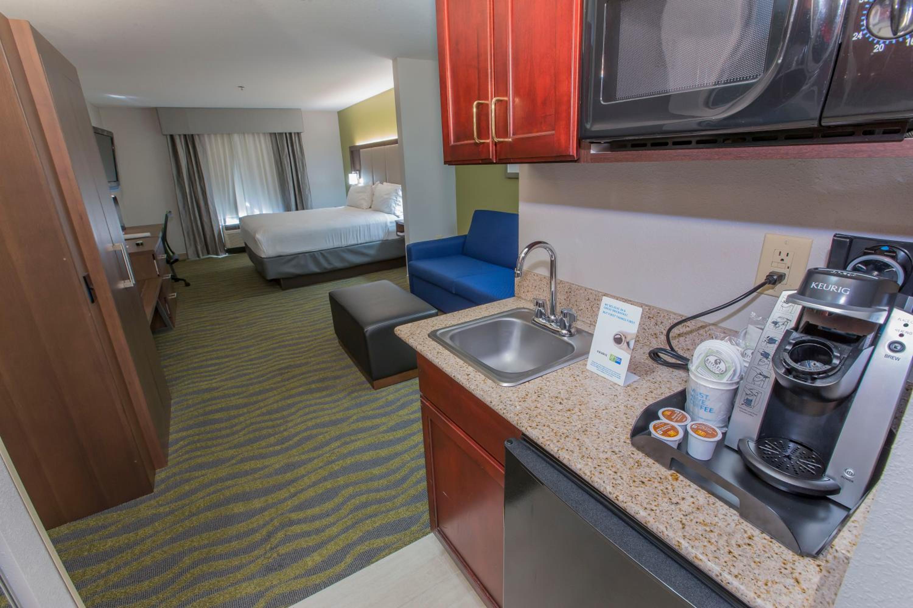 King Suite - Photo 2