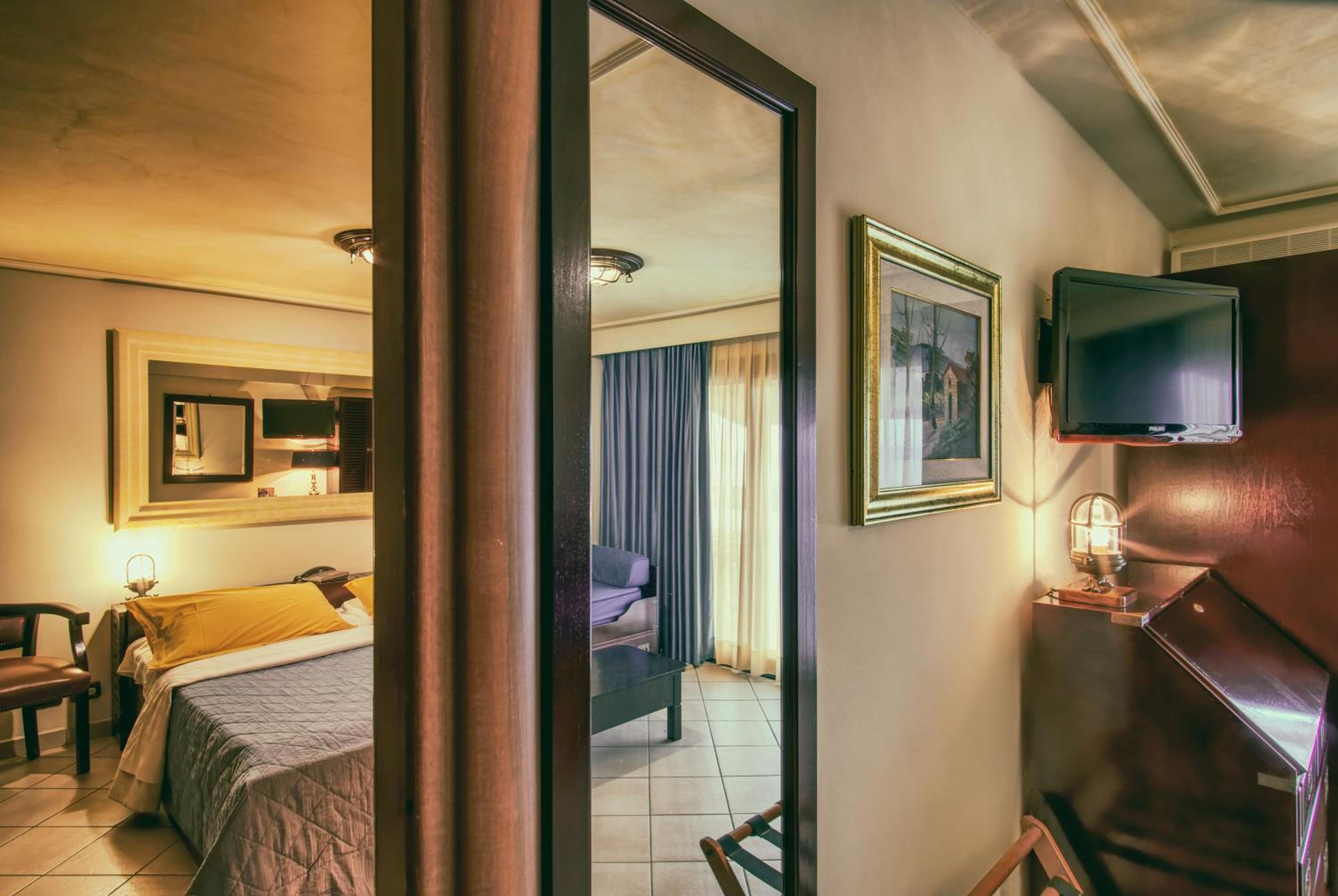 Suite Lateral or Front Sea View - Photo 6