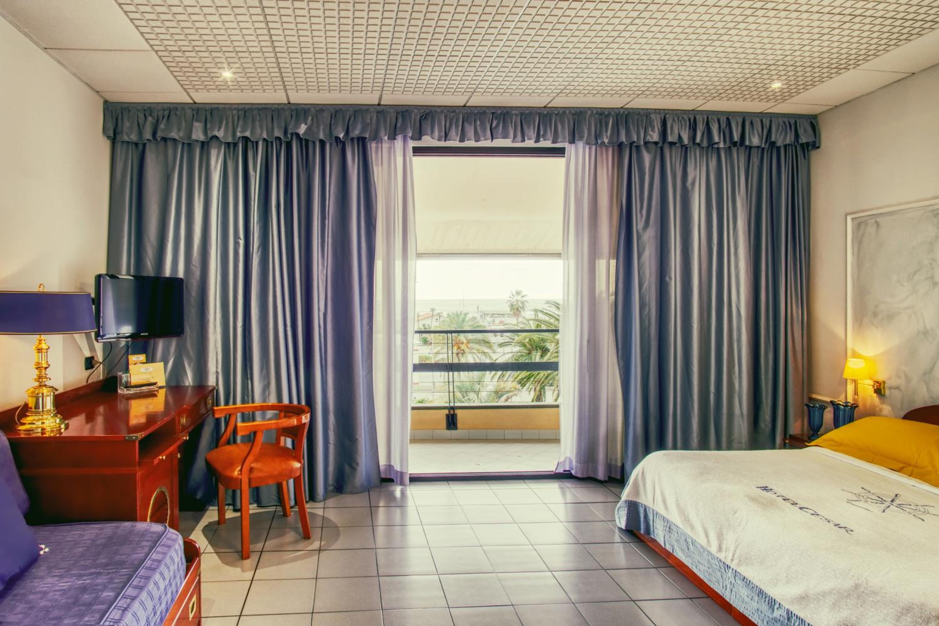 Superior Double or Twin Room with Balcony - Photo 3
