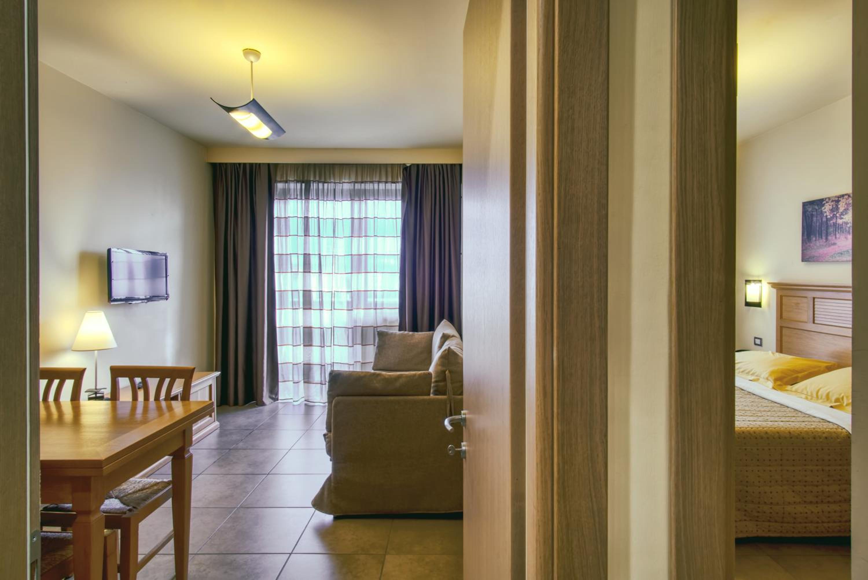 One-Bedroom Apartment with Balcony - Annex - Photo 1