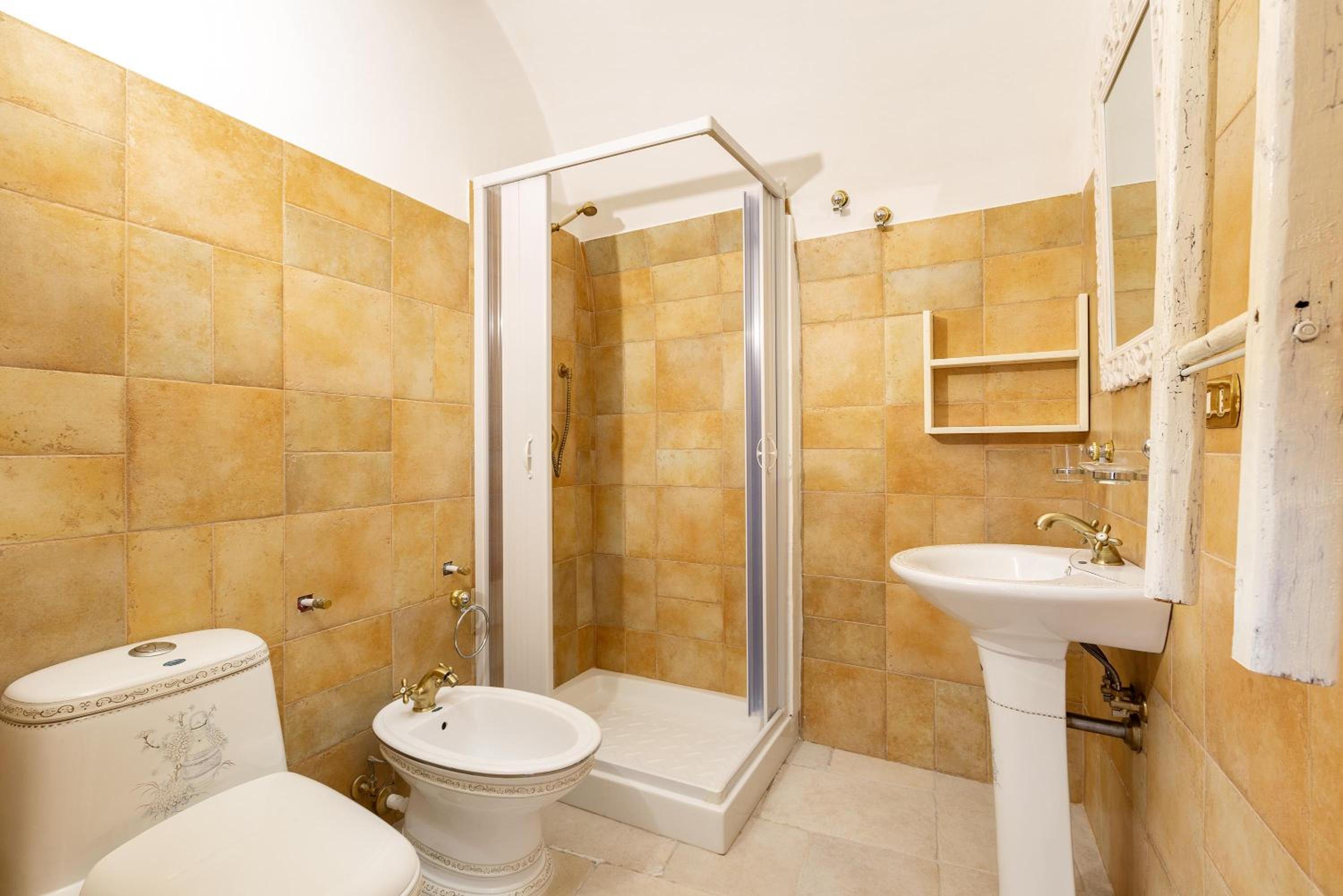 Double Room - Photo 7