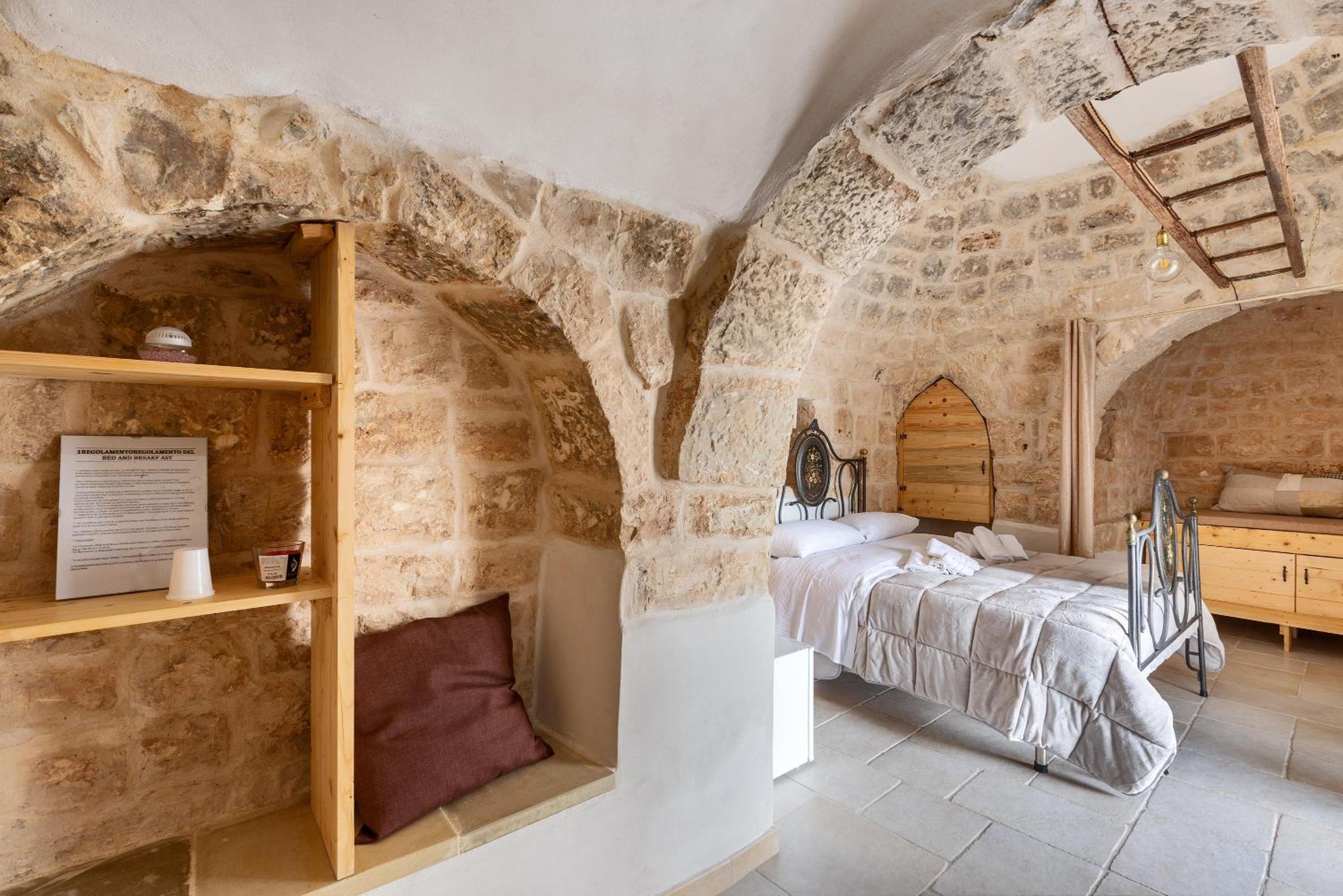Double Room - Photo 5