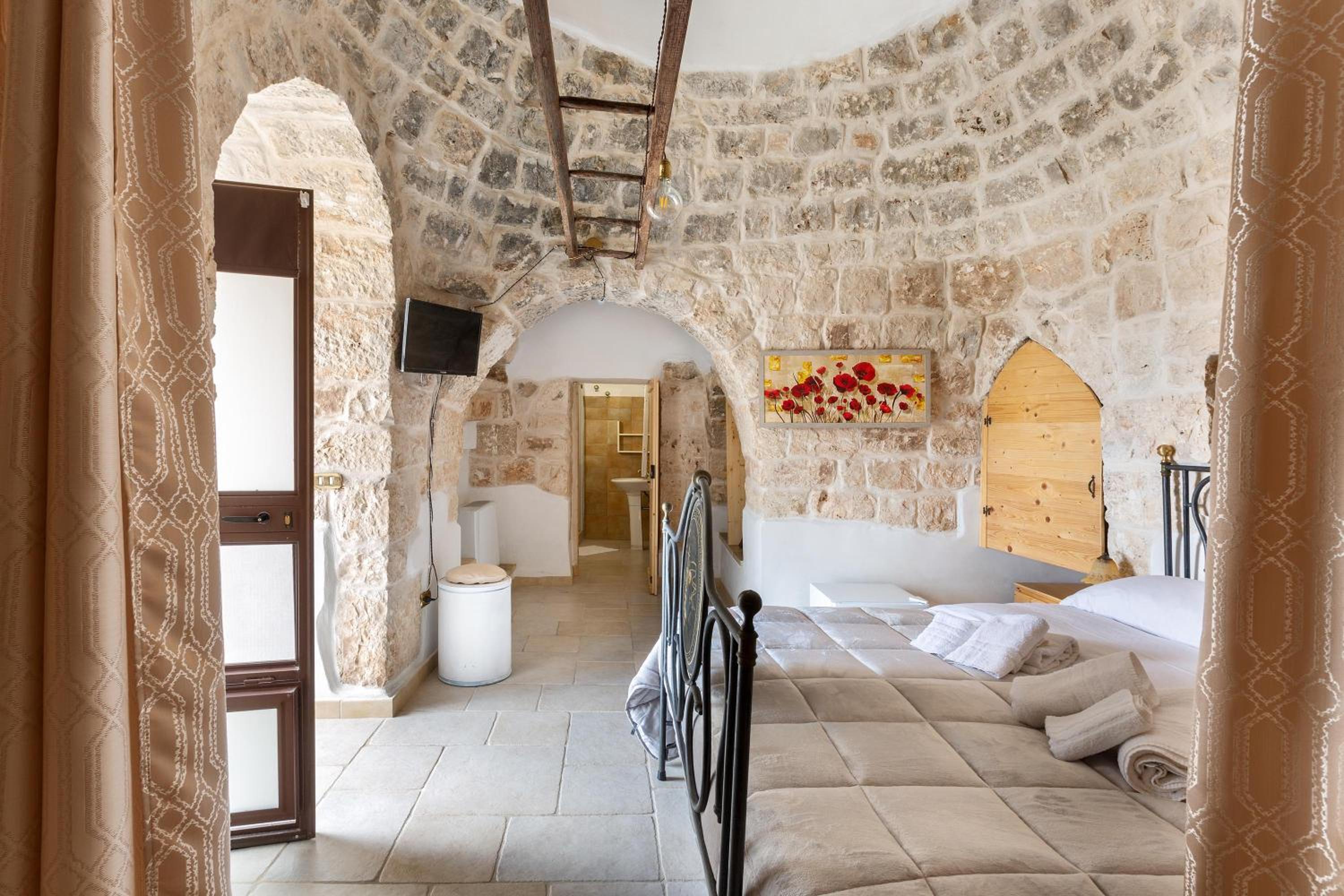 Double Room - Photo 8