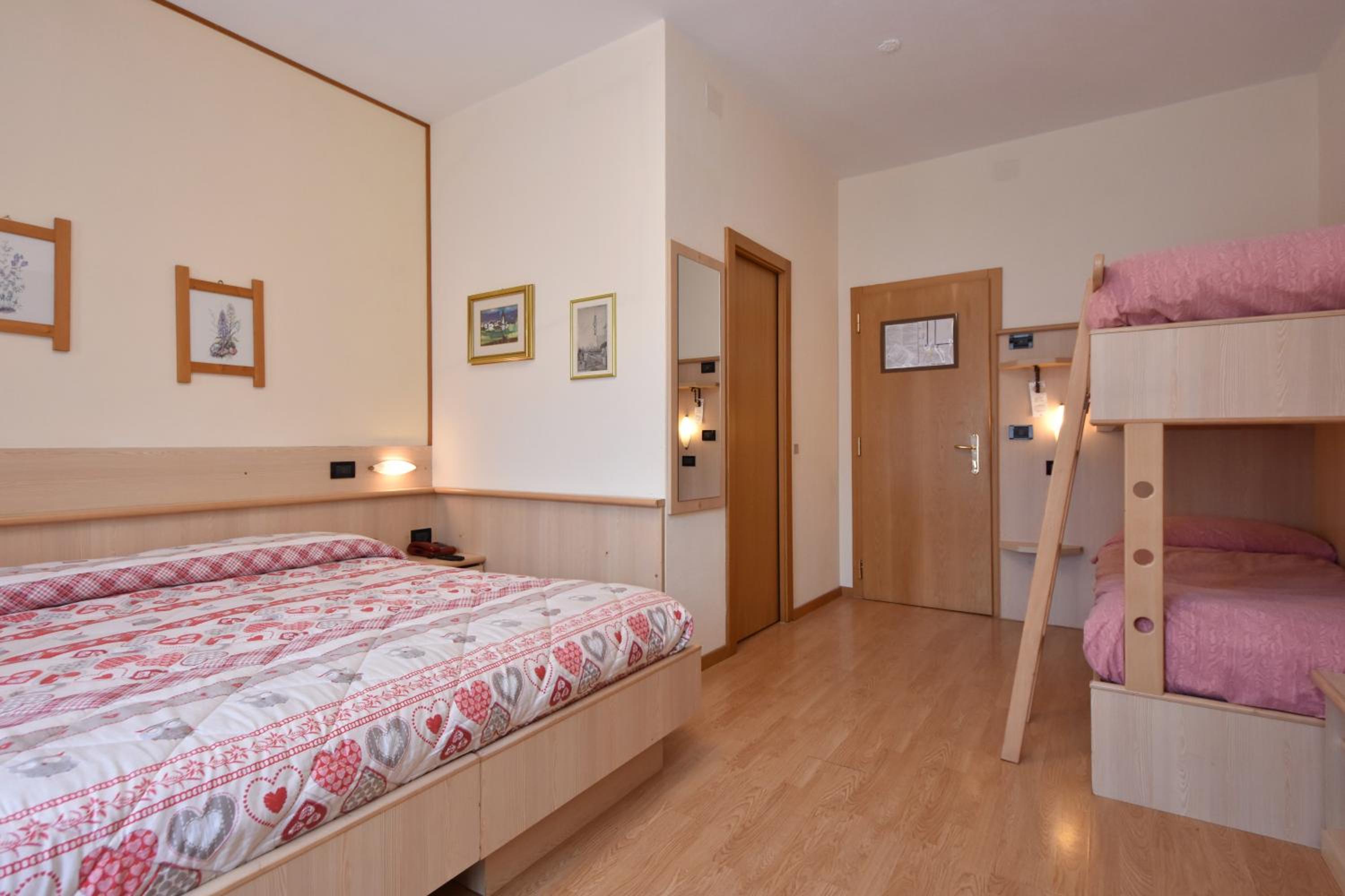 Comfort Quadruple Room - Photo 14