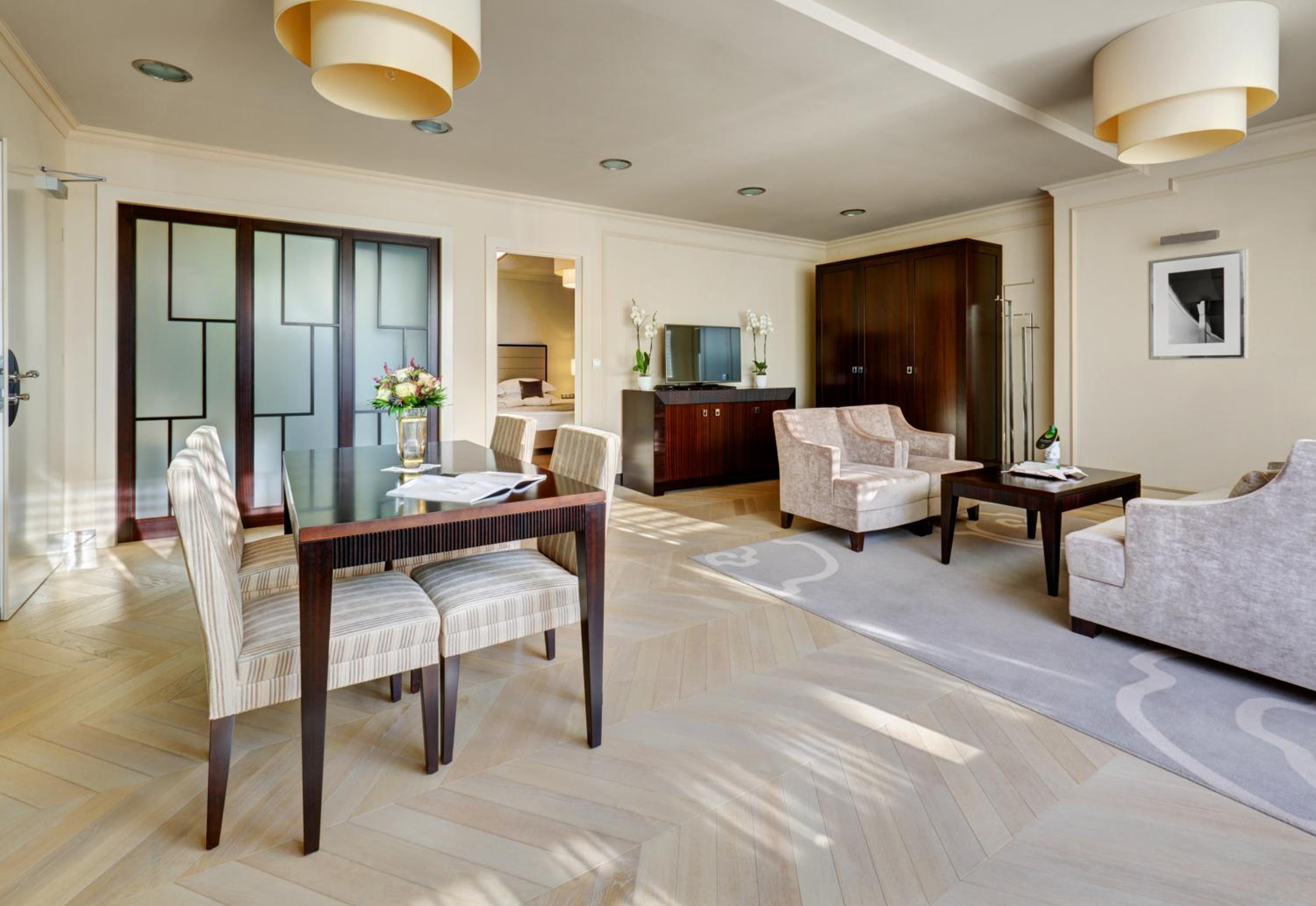 Penthouse Suite with Hot Tub photo 1
