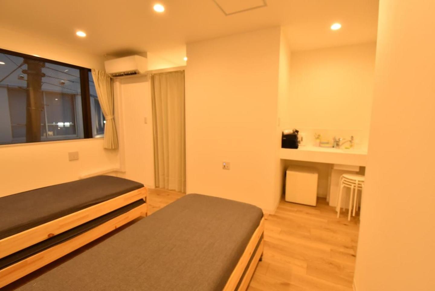 Quadruple Room with Private Bathroom photo 1