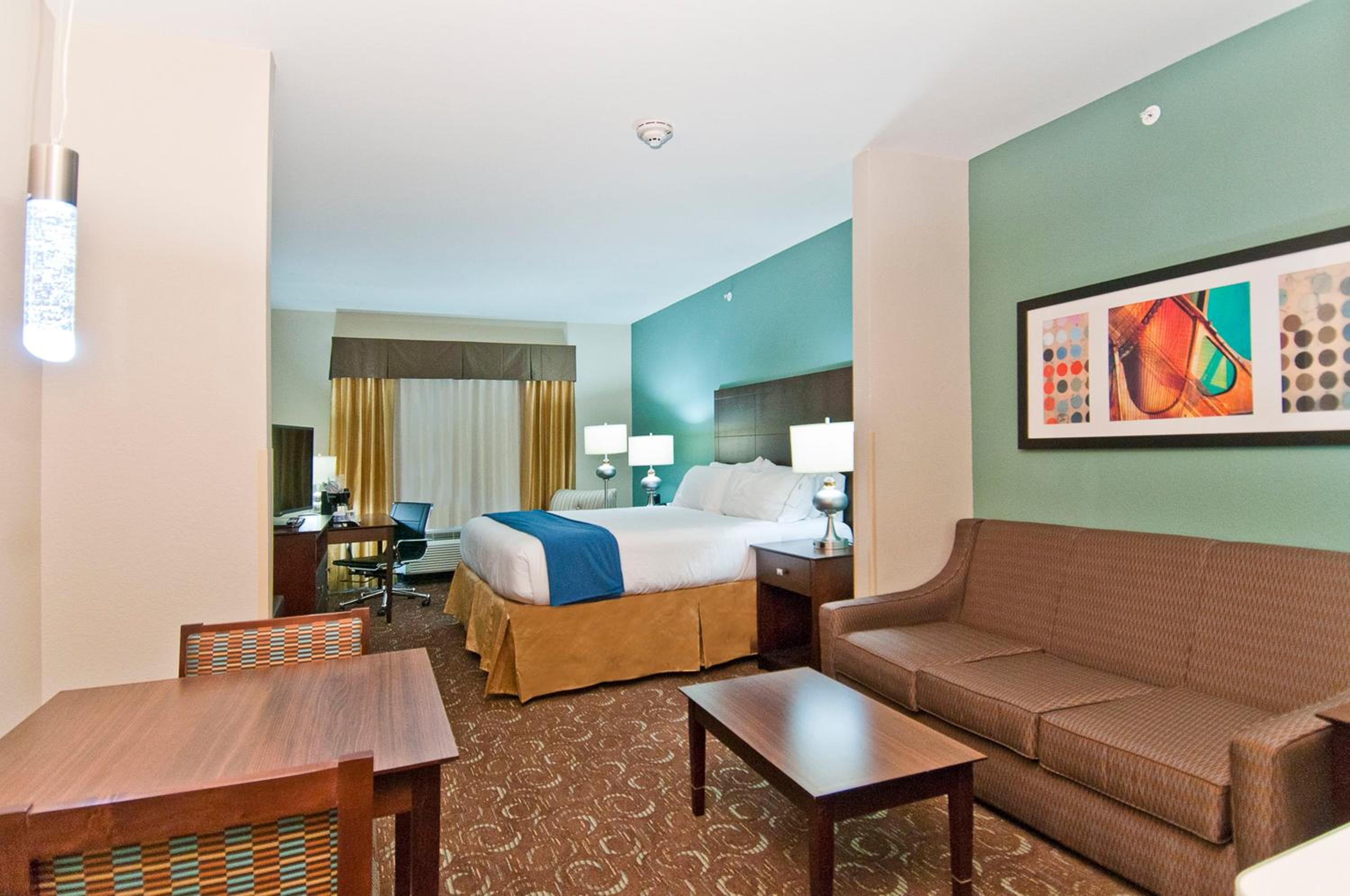 One-Bedroom Suite - Disability Access/Non-Smoking