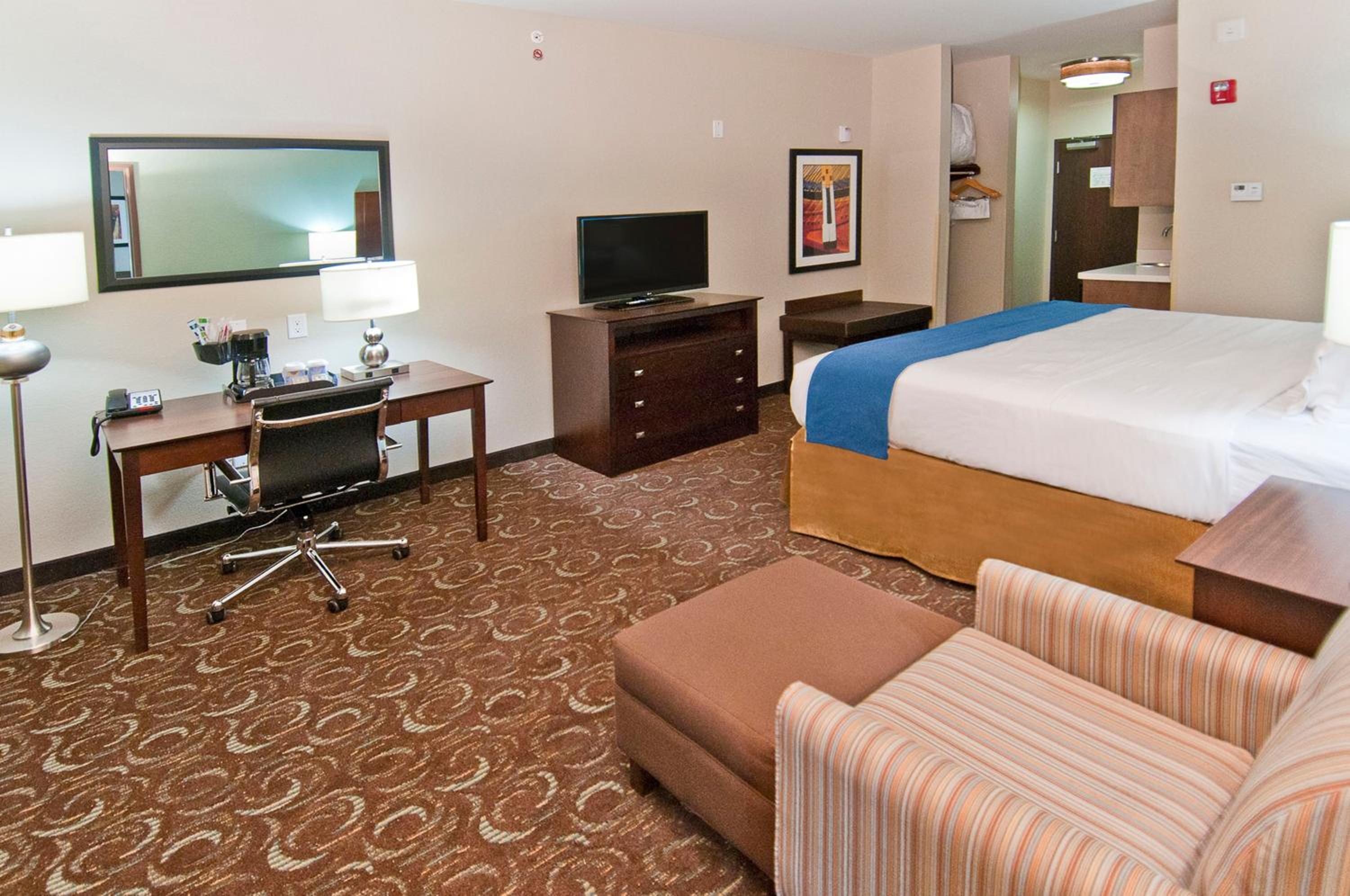 King Room - Hearing Accessible - Non-Smoking
