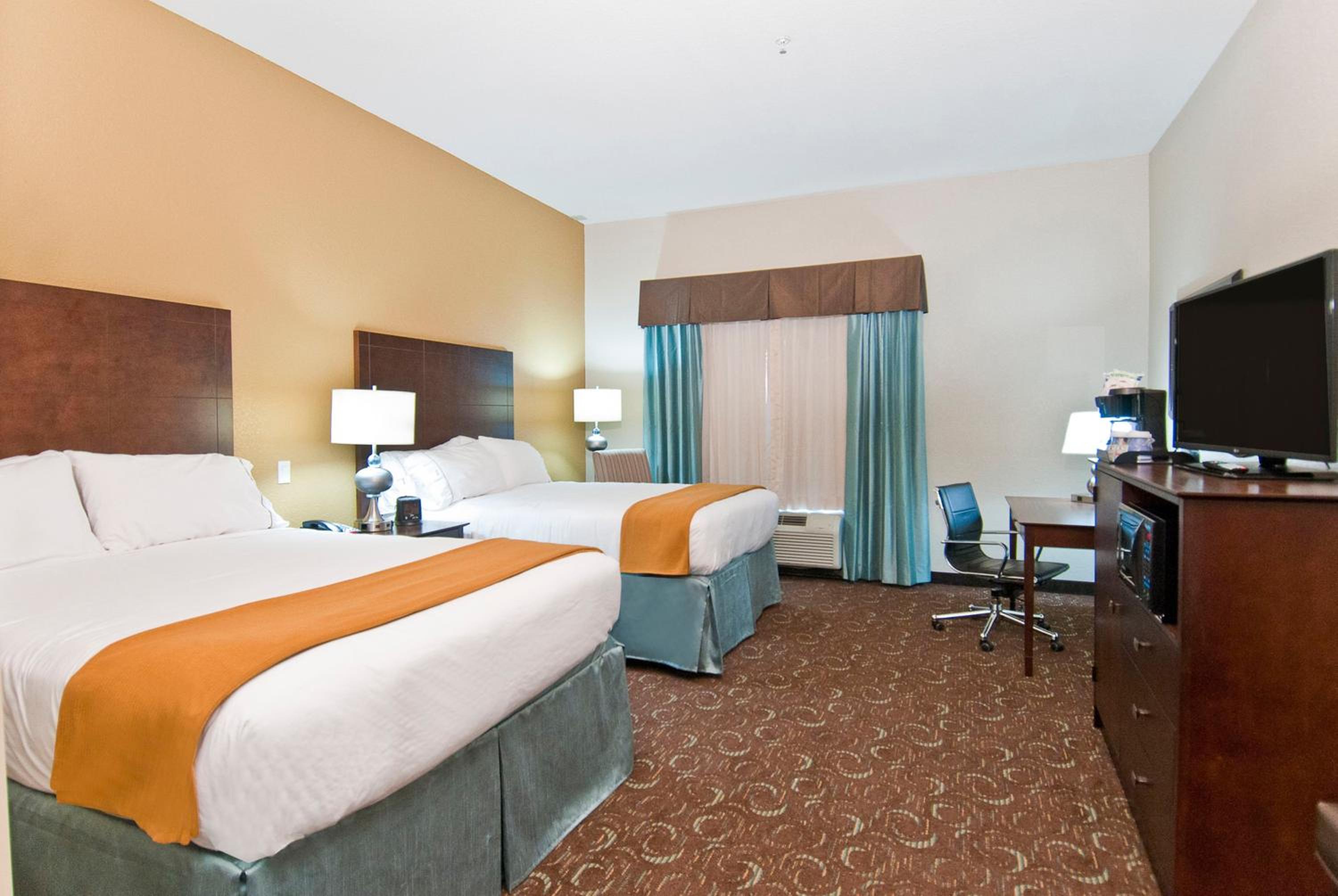 Double Room with Two Double Beds - Hearing Accessible/Non-Smoking