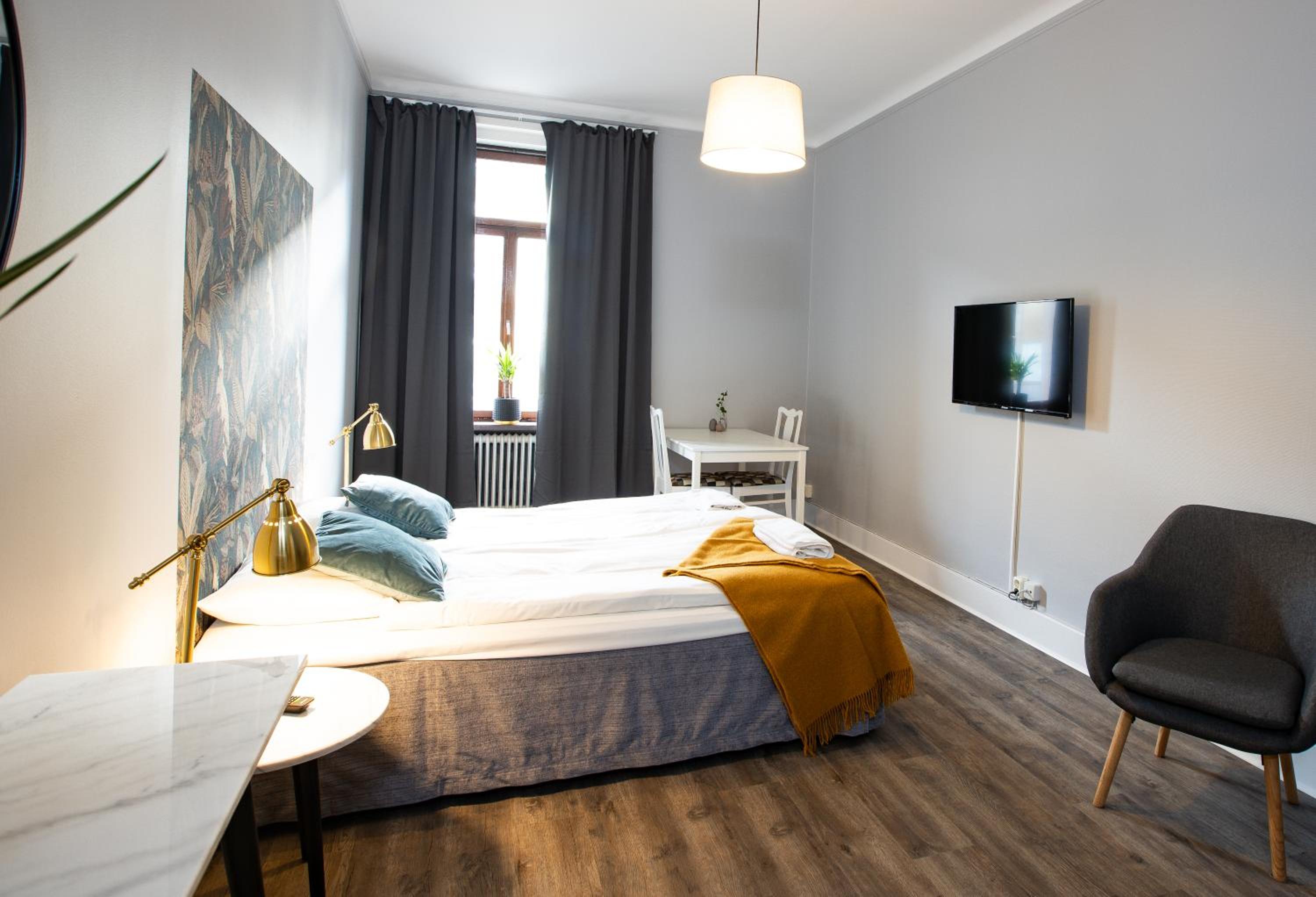 Double Room with Shared Bathroom photo 1