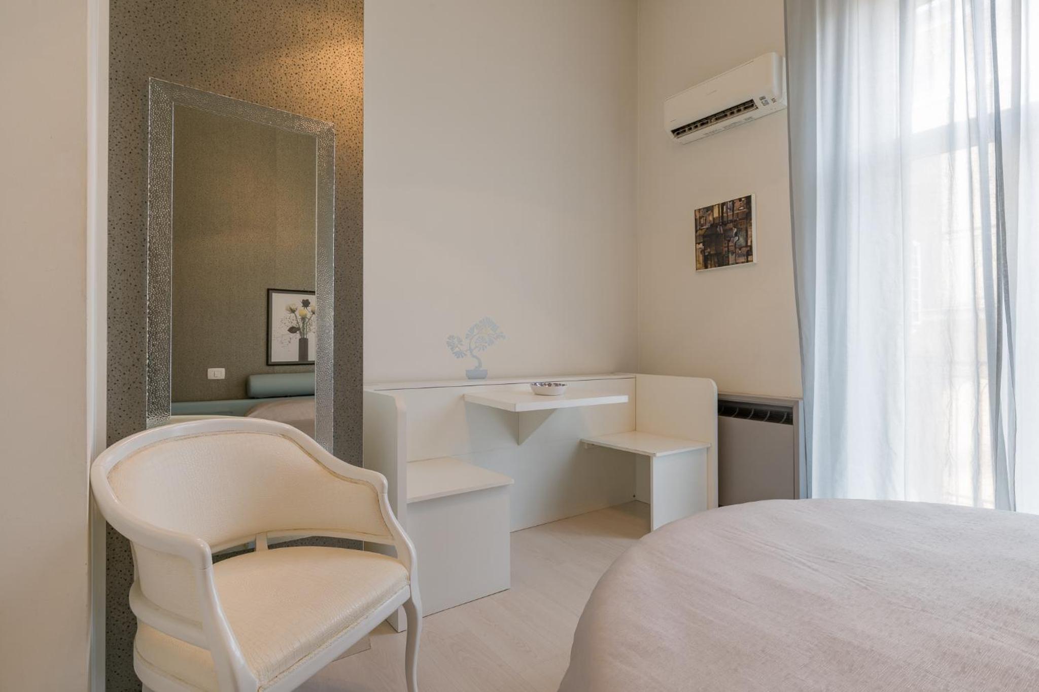 One-Bedroom Apartment - Photo 9
