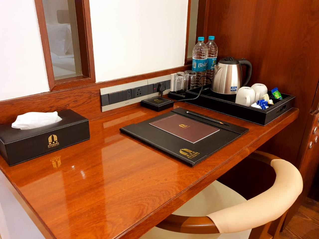 Deluxe Double Room - Photo 11