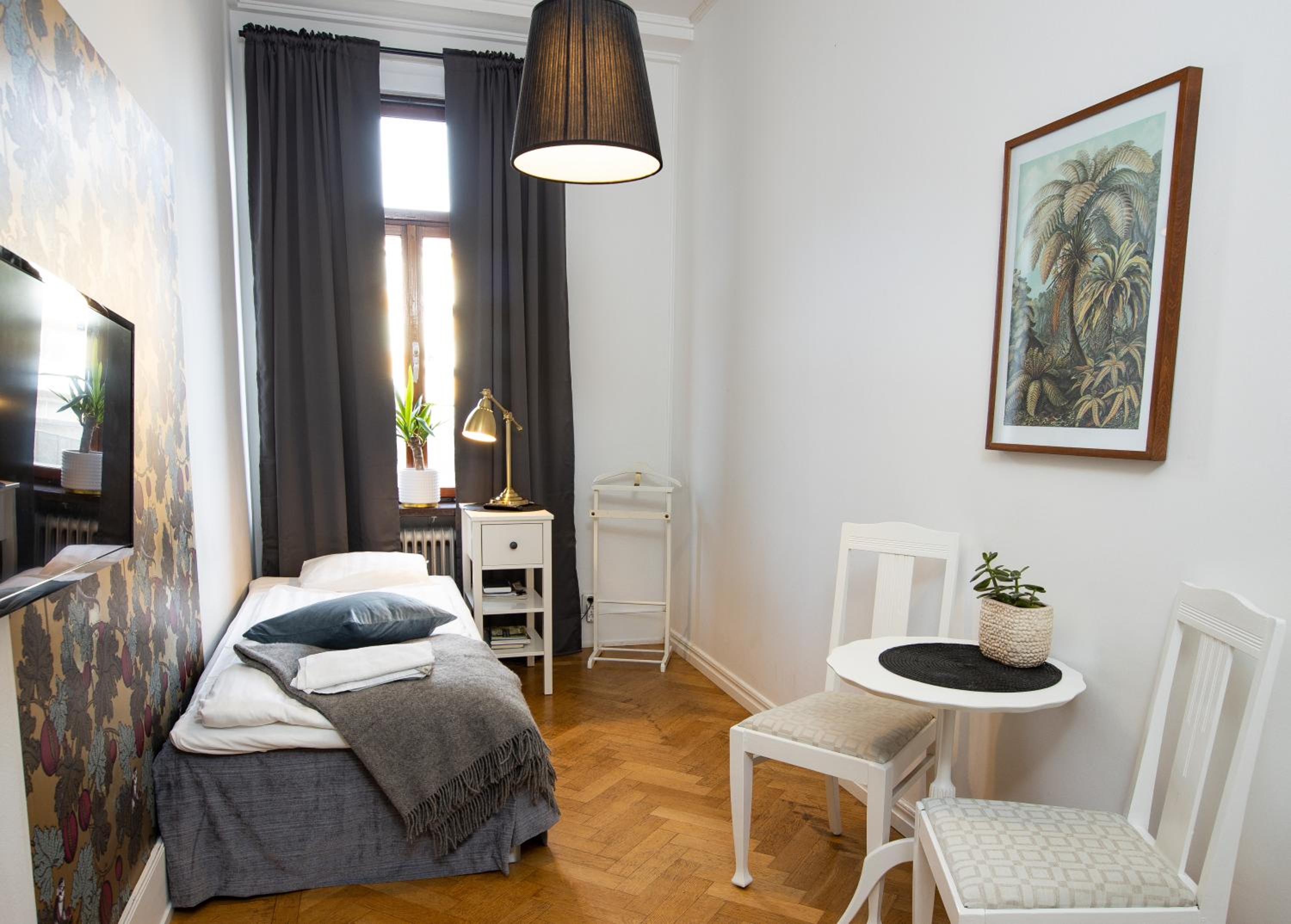 Single Room with Shared Bathroom photo 1