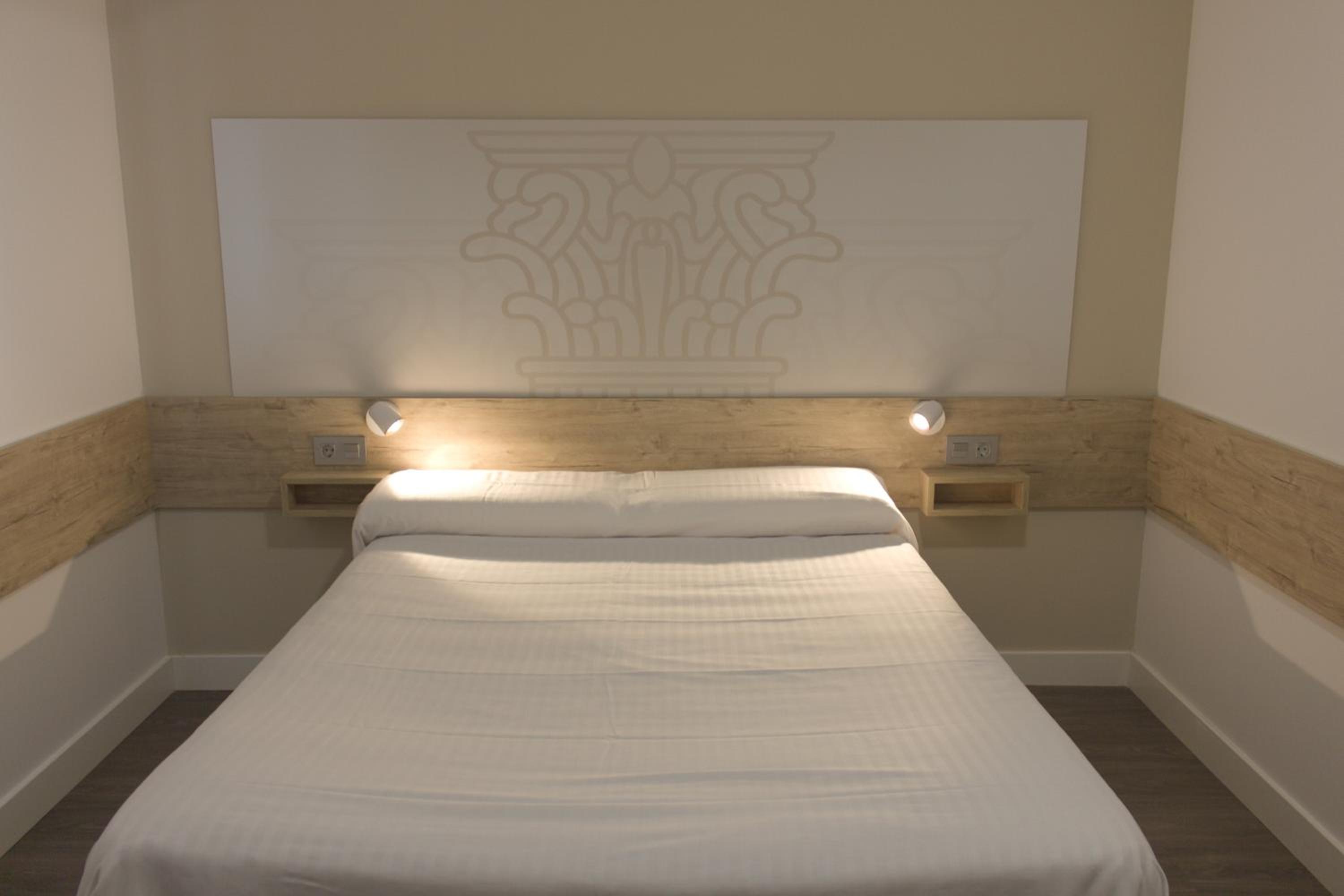 Deluxe Double or Twin Room photo 2