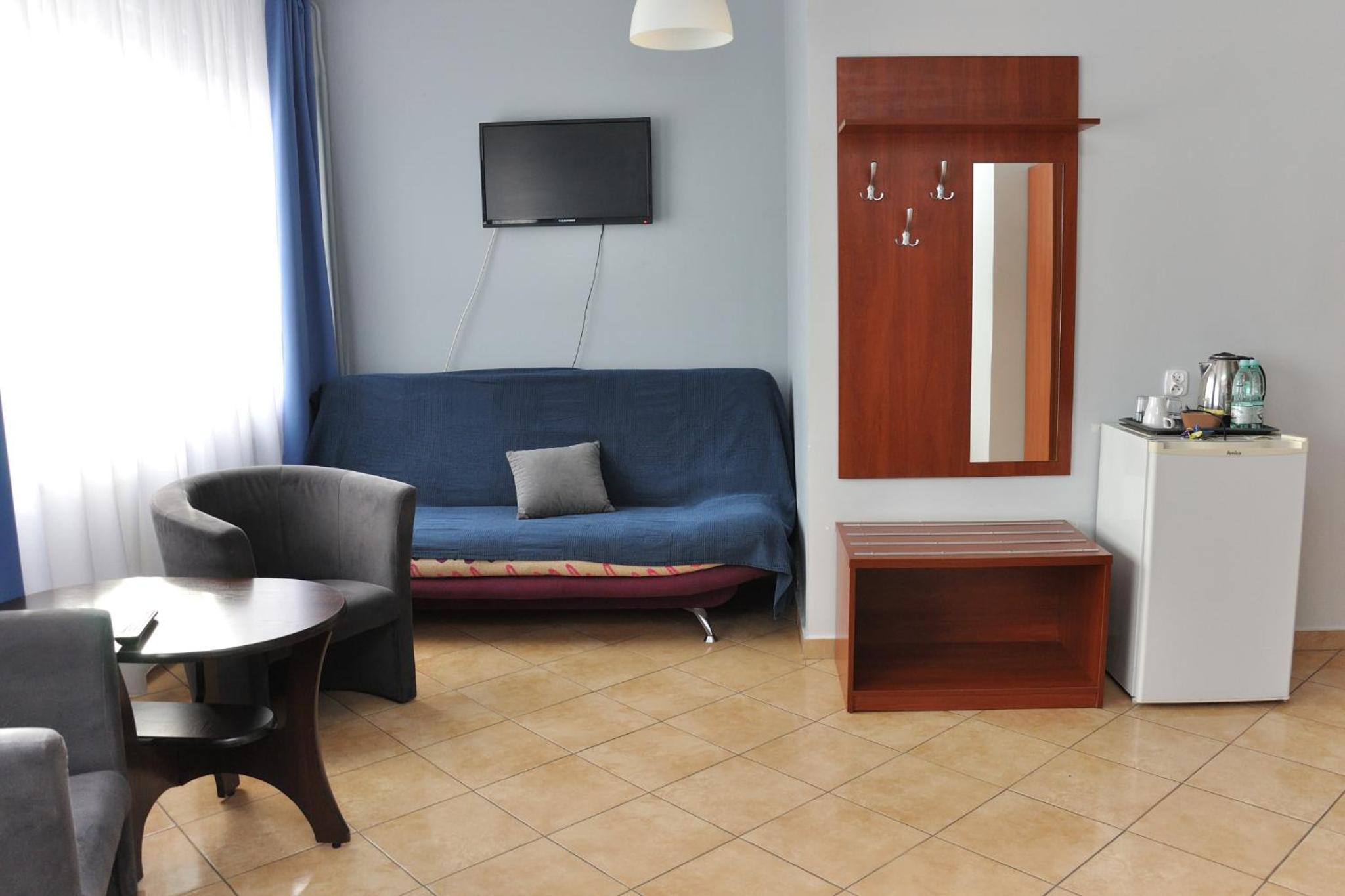 Family Room - Photo 4