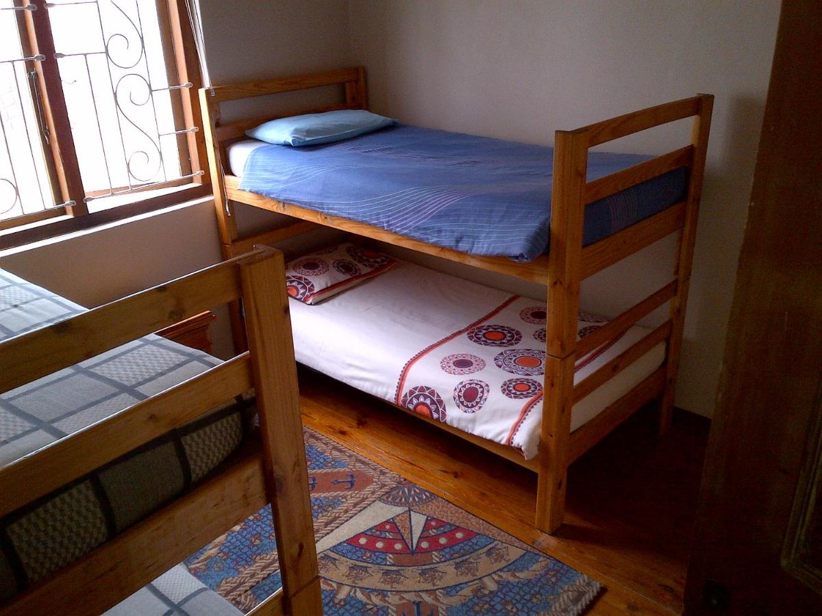 Bed in 4-Bed Mixed Dormitory Room photo 1