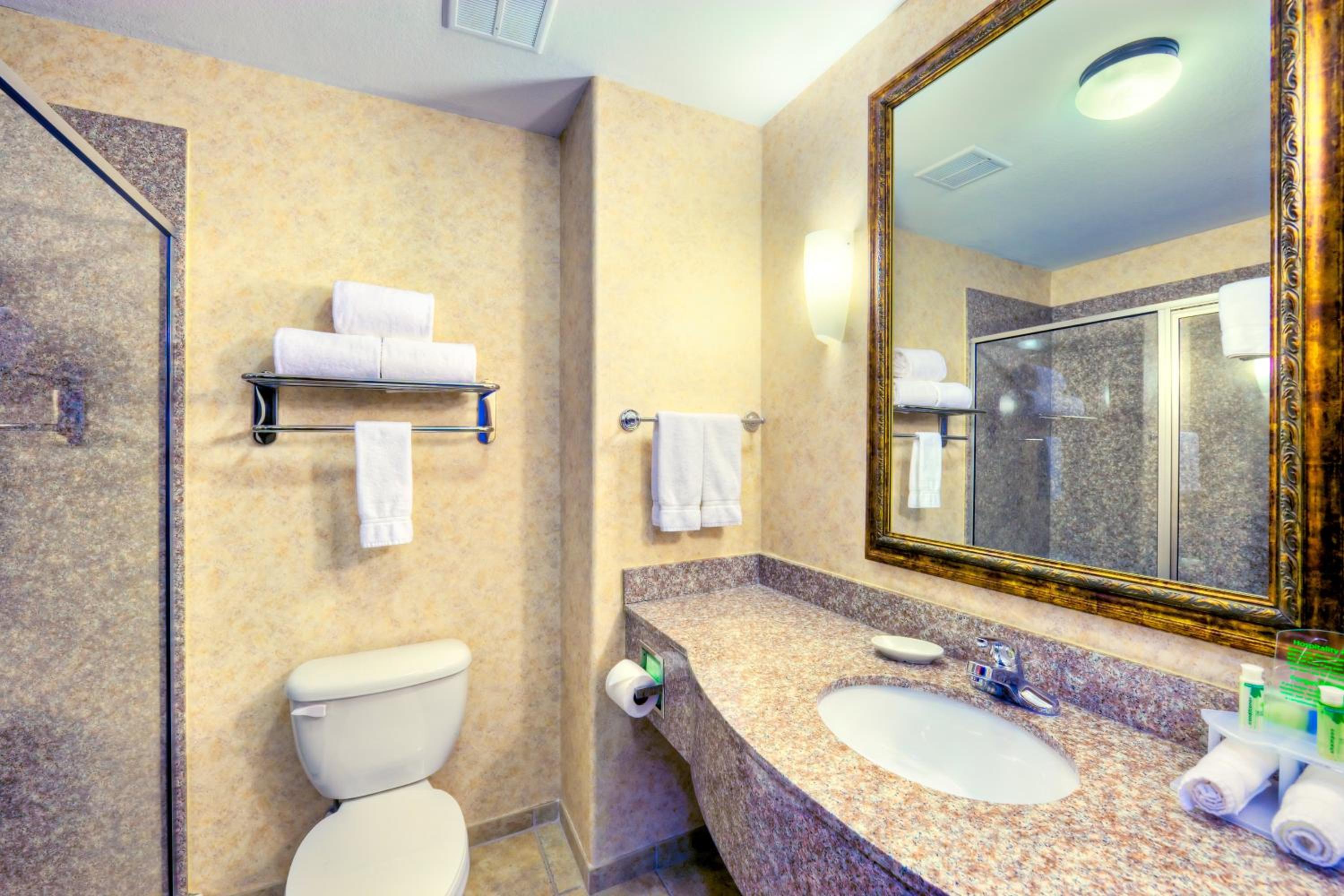 Standard King Room - Photo 2