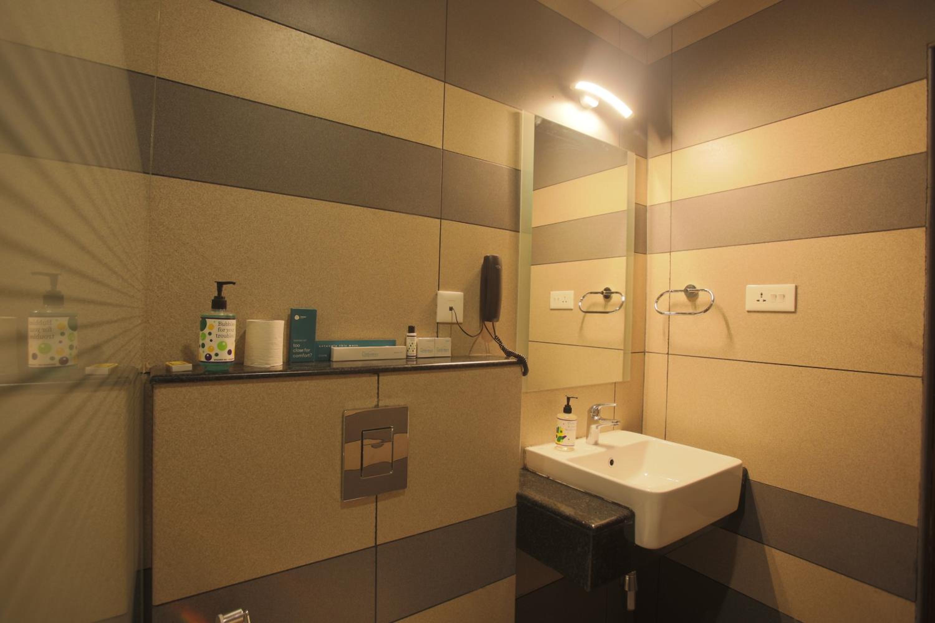 Suite with Lake View - Photo 2
