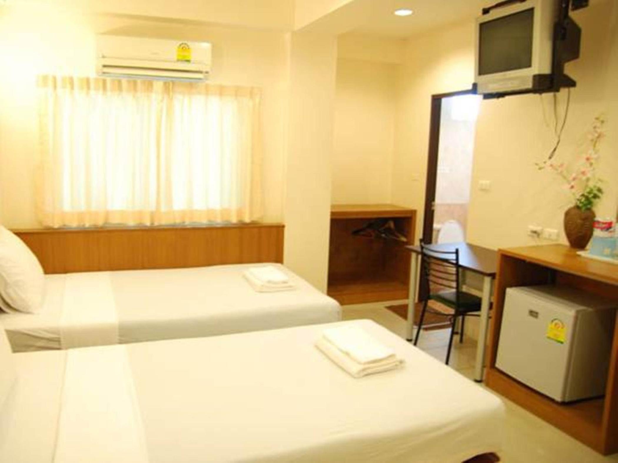 Deluxe Double or Twin Room photo 2