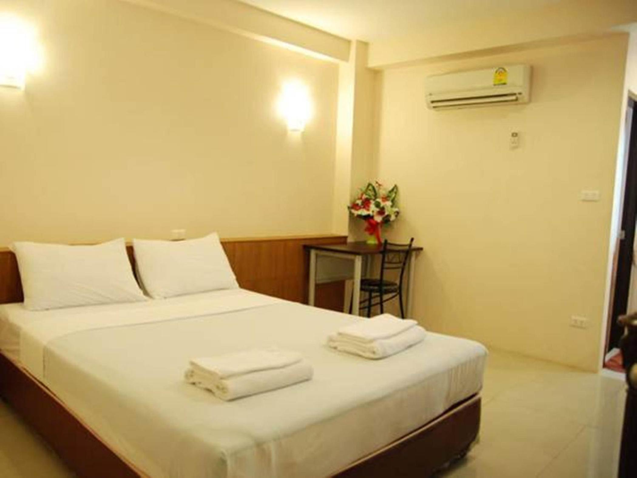 Deluxe Double or Twin Room photo 1