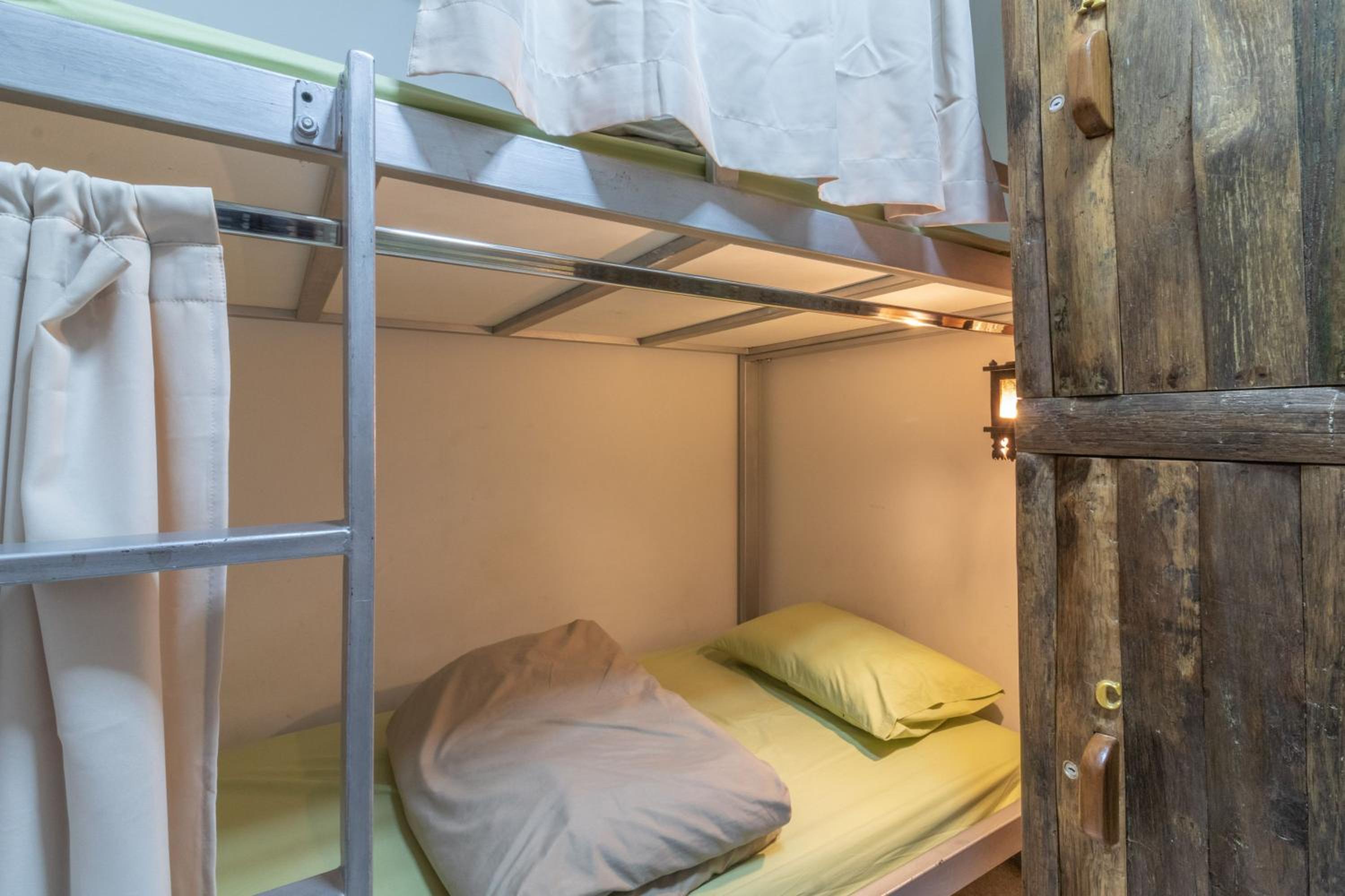 Bed In 4-Bed Female Dormitory Room photo 3