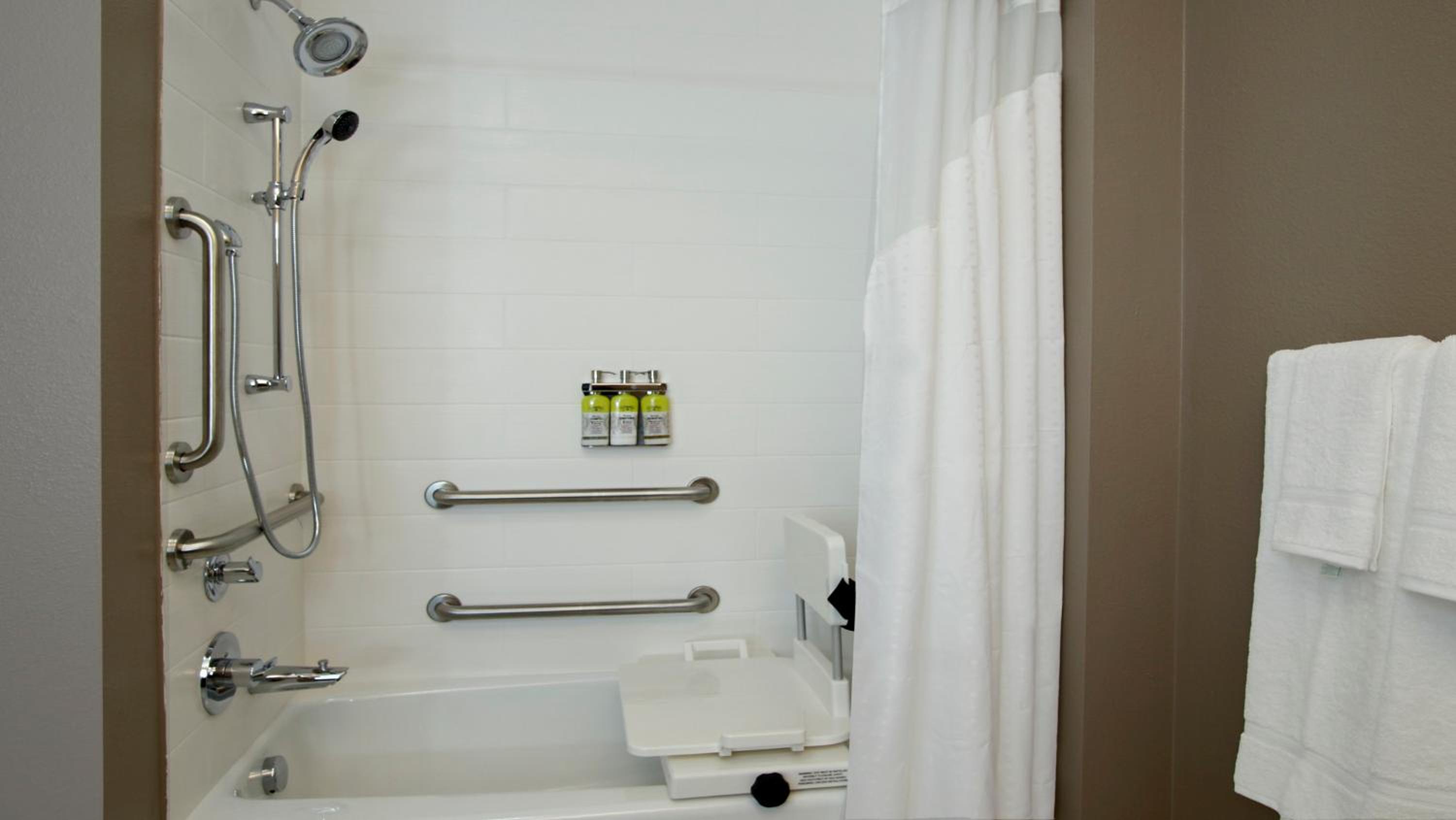 Standard King Room with Mobility Accessible Tub photo 3