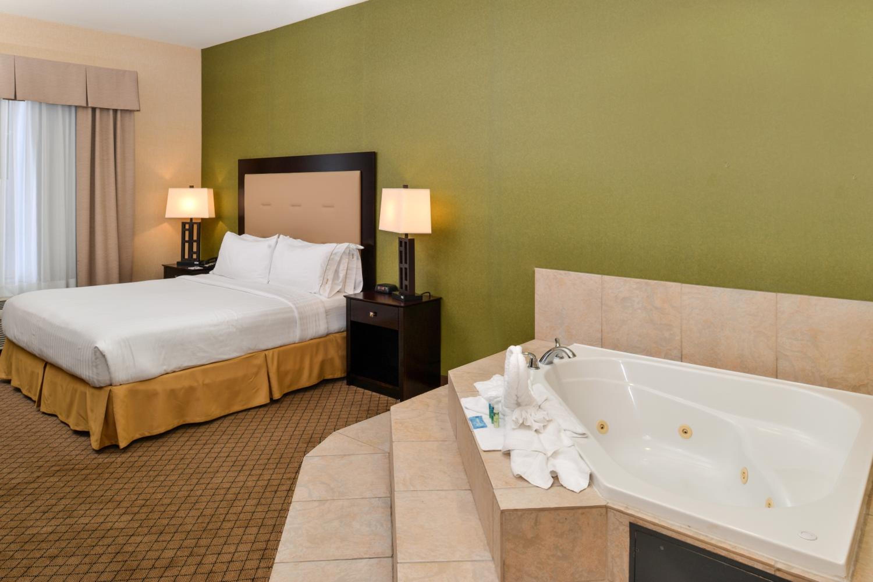 King Suite with Jetted Tub - Photo 1