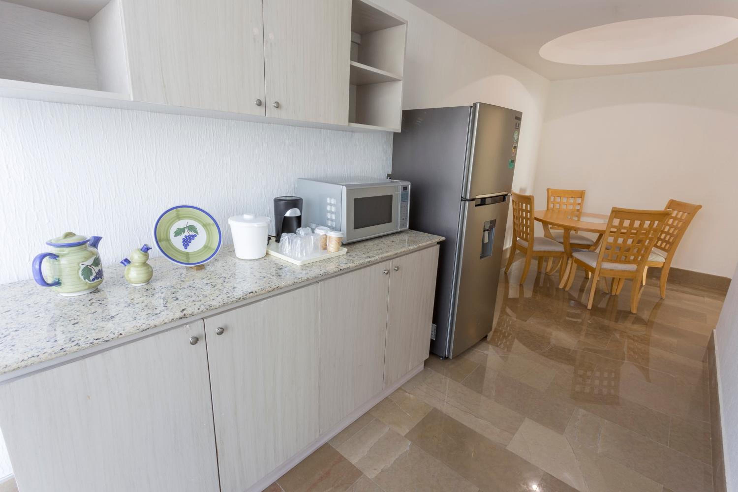 King Suite - Photo 2
