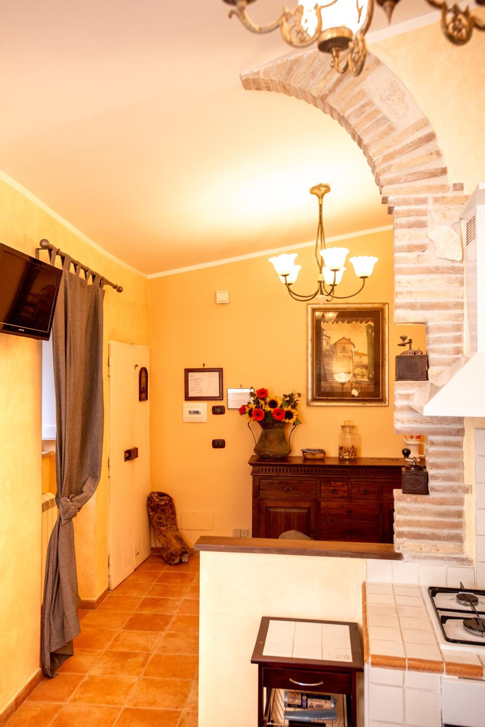 One-Bedroom House - Photo 26