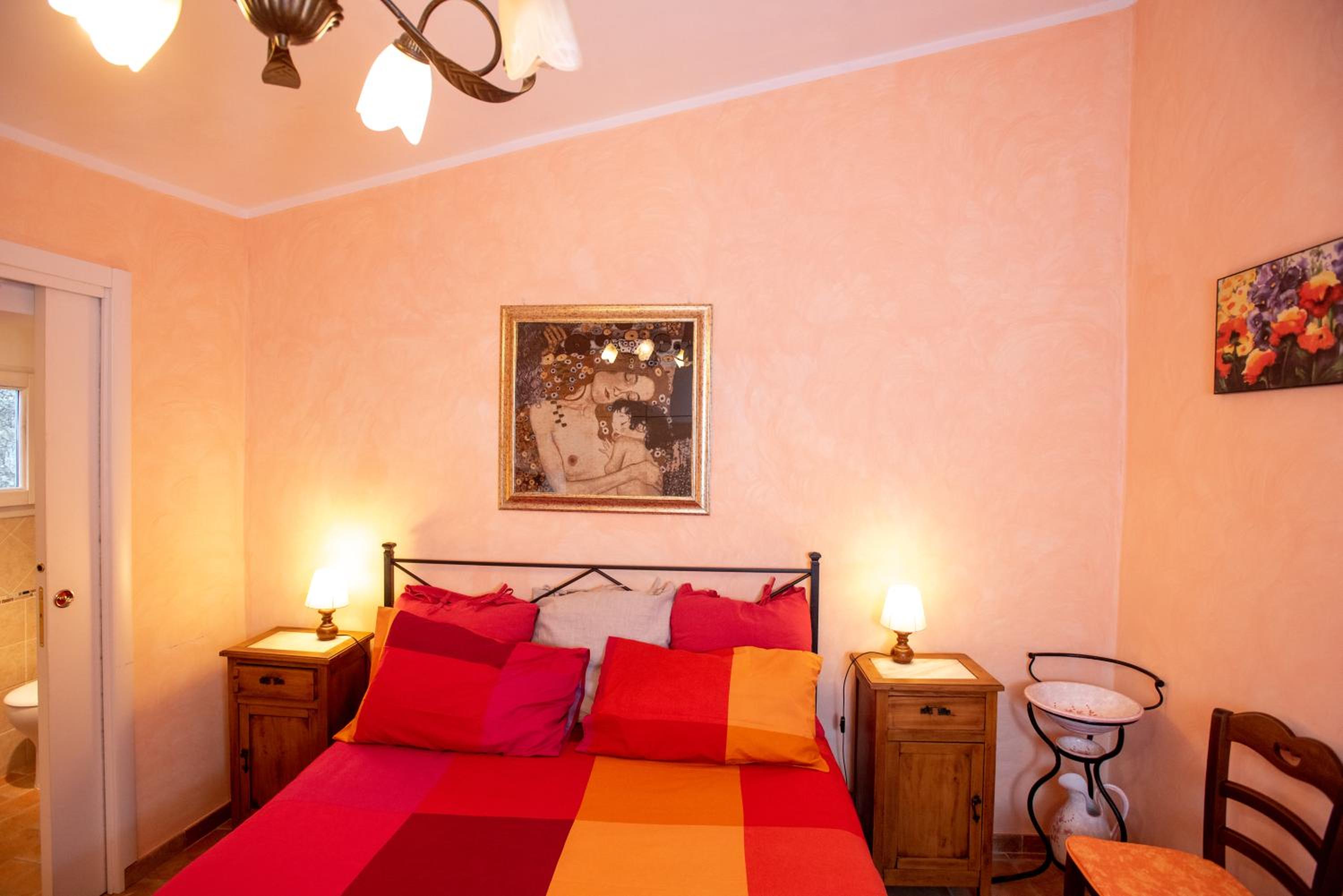 One-Bedroom House - Photo 13