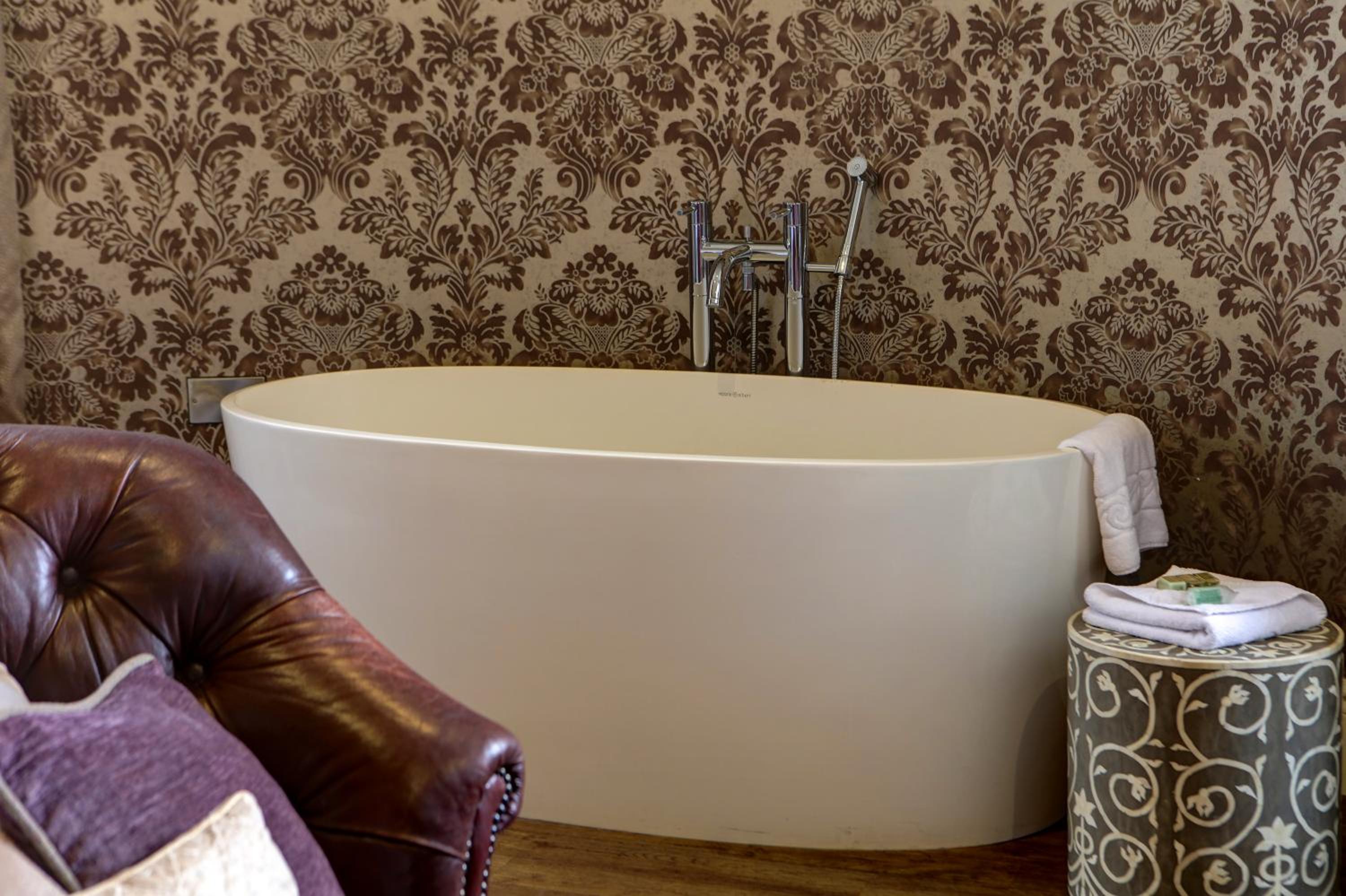 Deluxe Twin Room with Bath photo 3