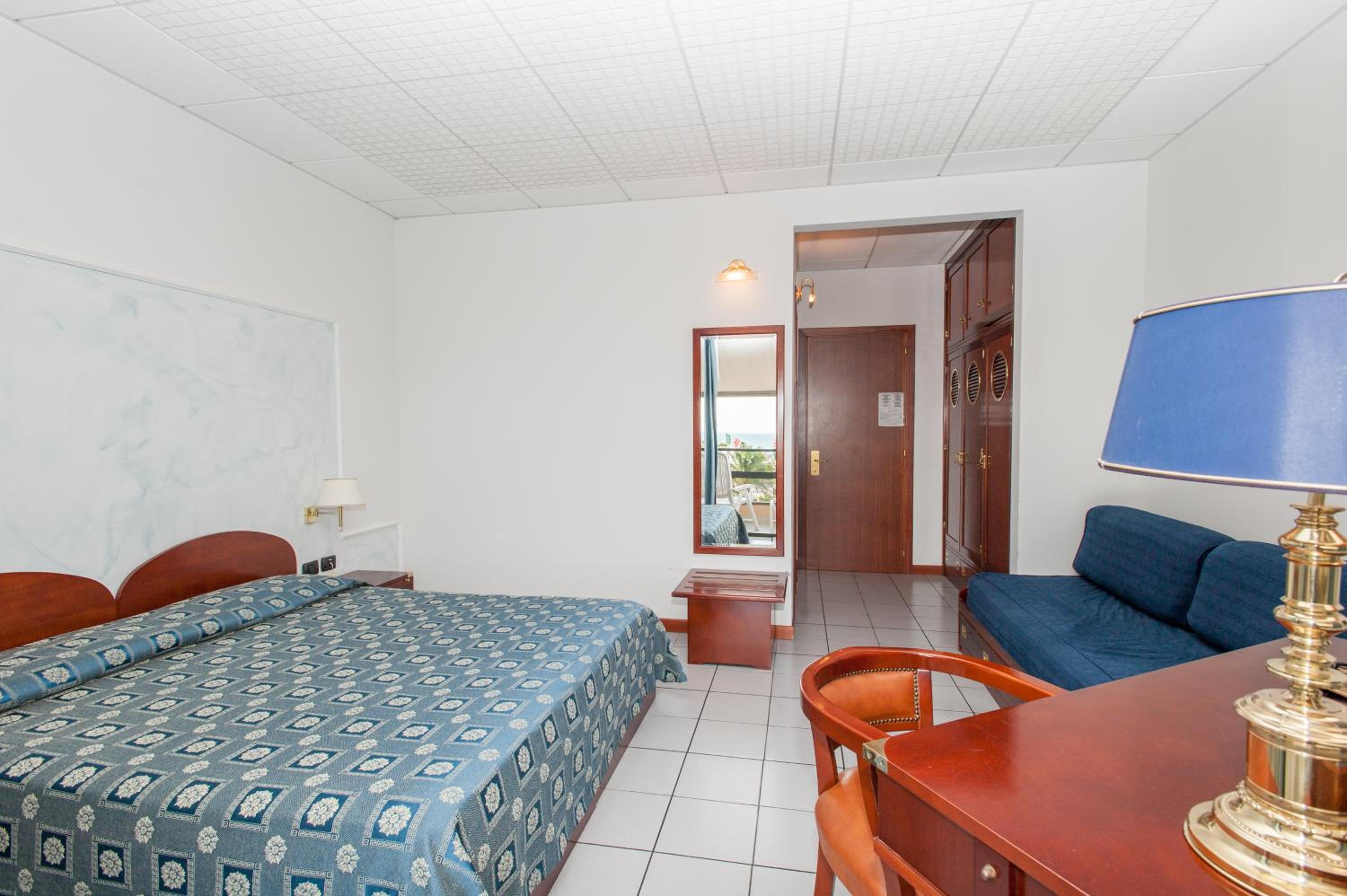 Superior Double or Twin Room with Balcony - Photo 1