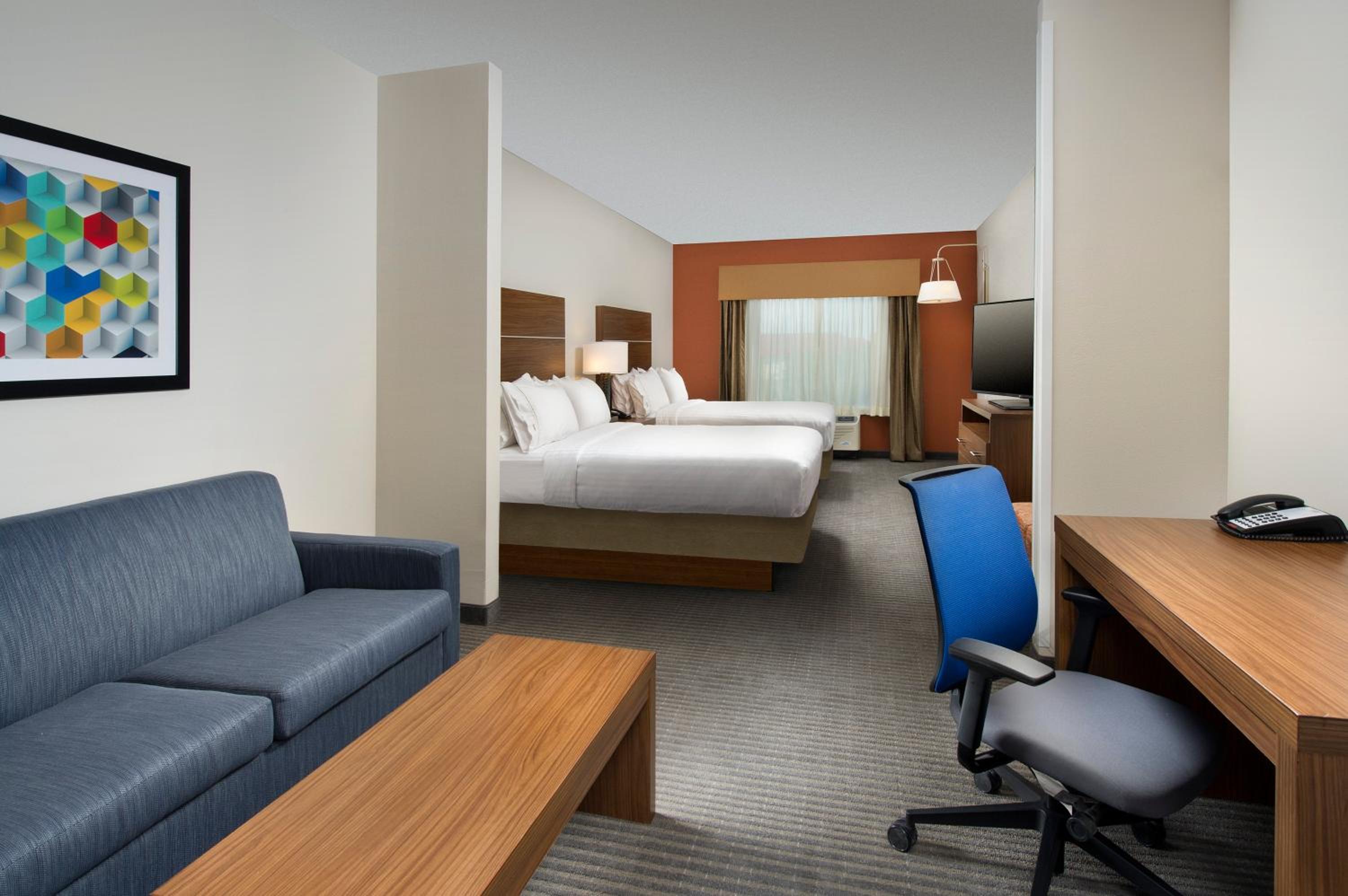 Queen Suite with Two Queen Beds and Sofa Bed photo 1