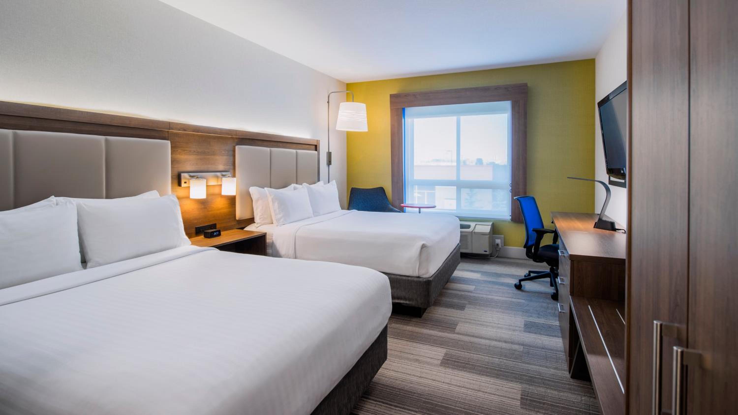 Standard Room with Two Queen Beds - Photo 1