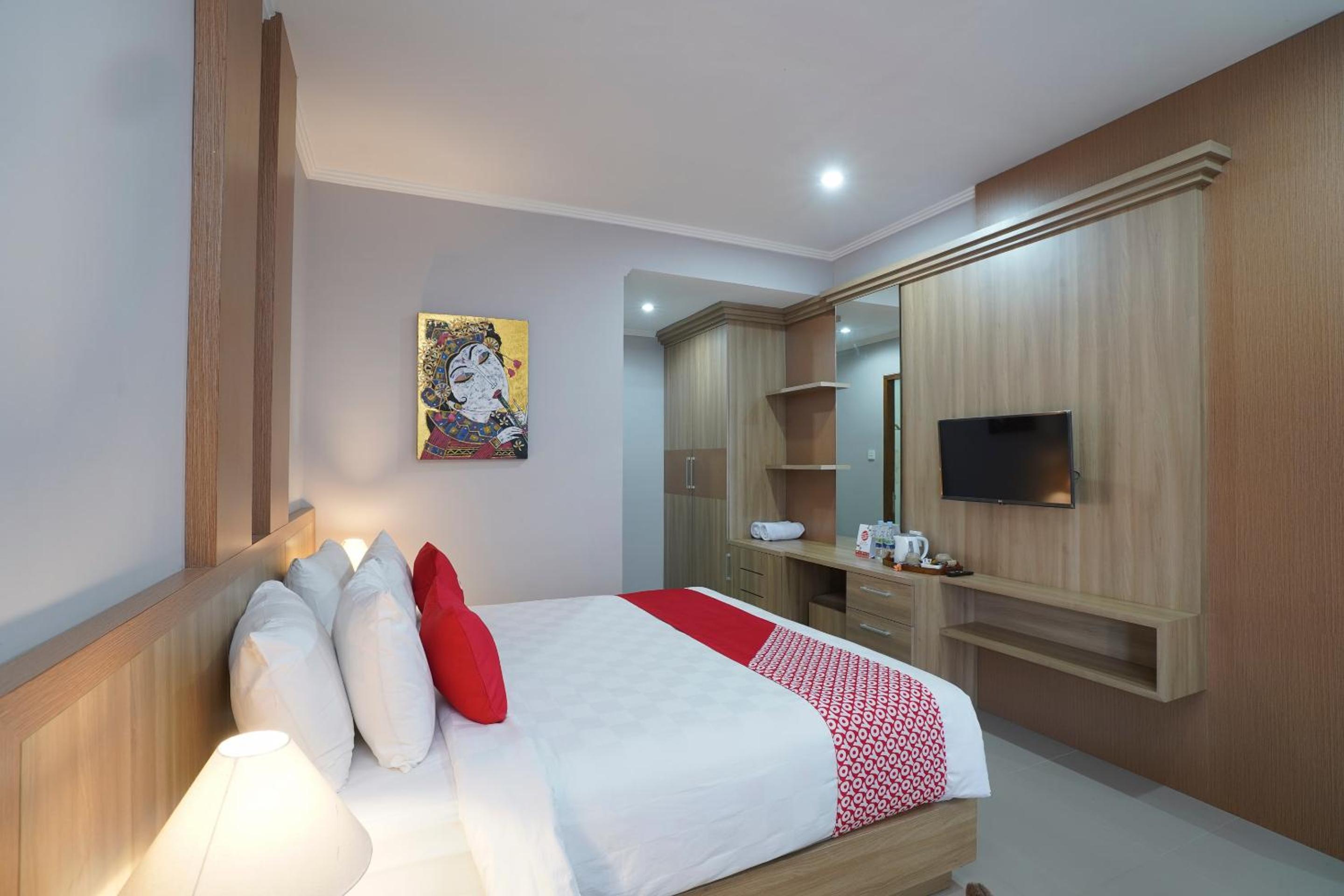 Deluxe Double Room - Photo 8