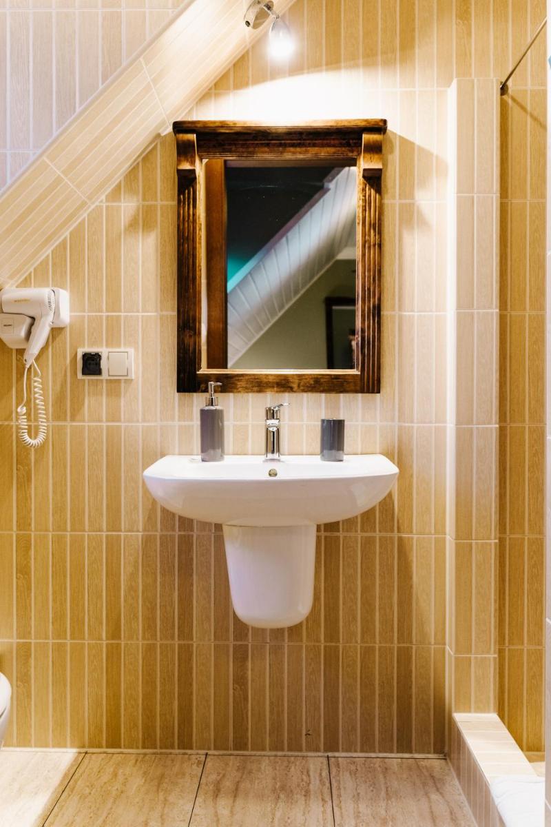 Deluxe Double Room with Balcony photo 2