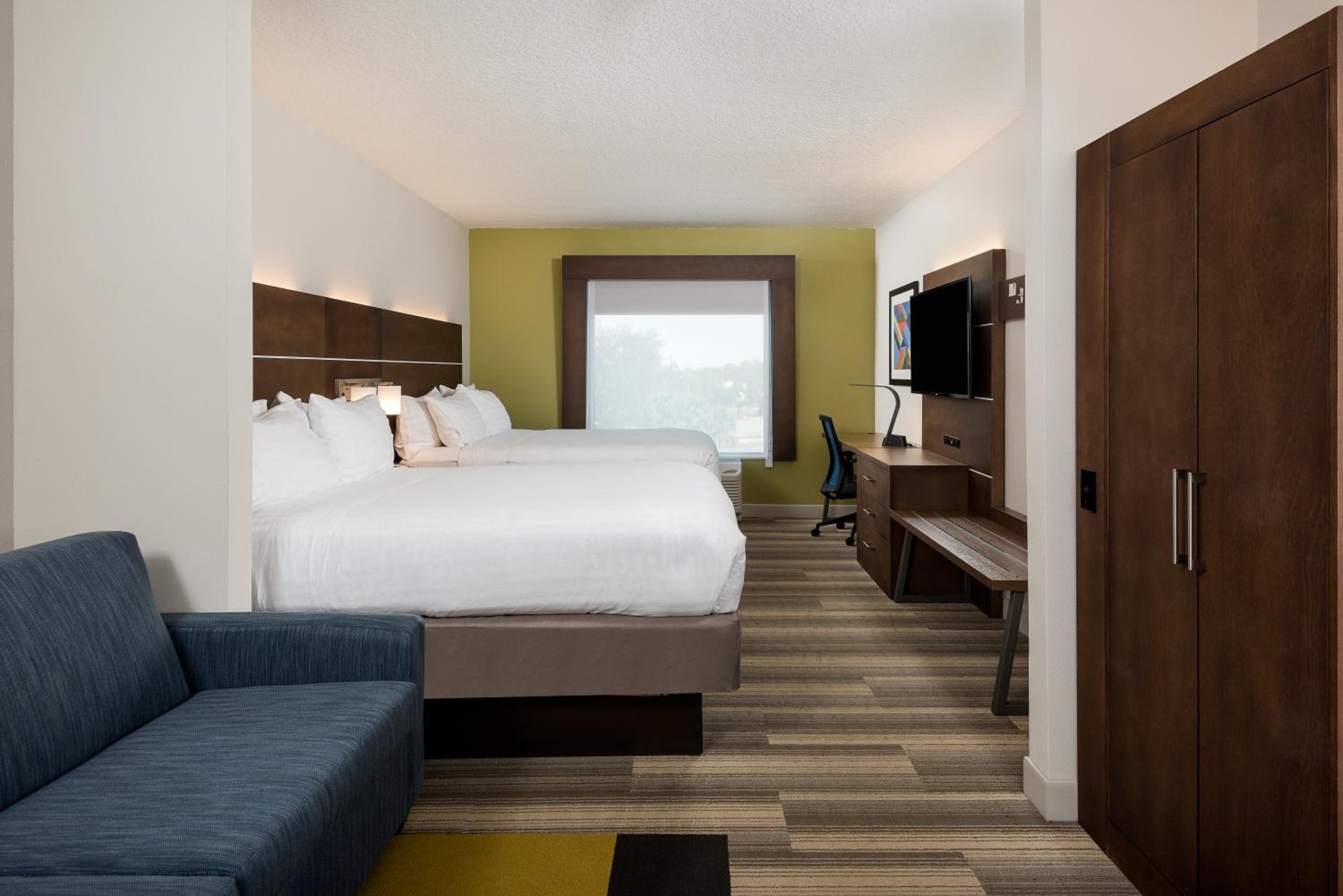 Suite - Mobility Access/Hearing Accessible - Photo 1