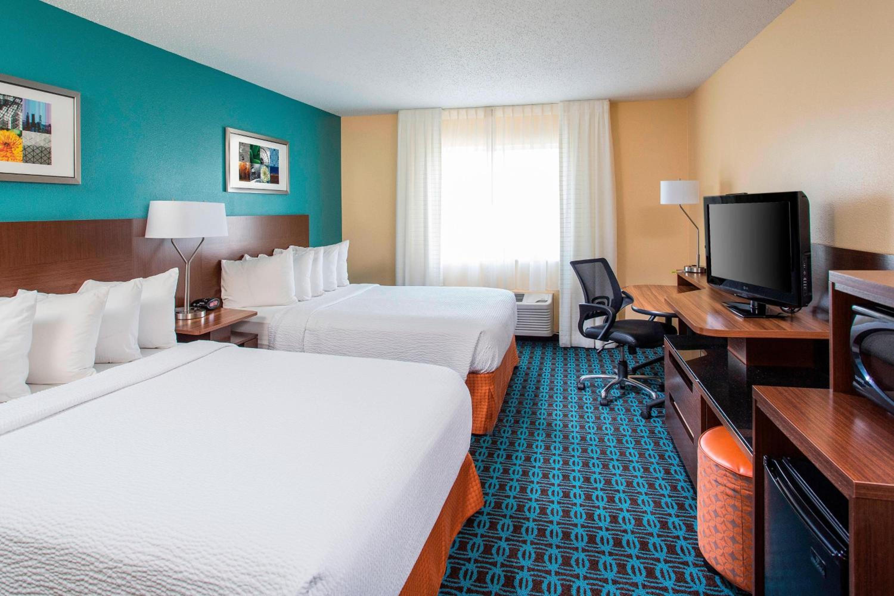 Deluxe Queen Room with Two Queen Beds